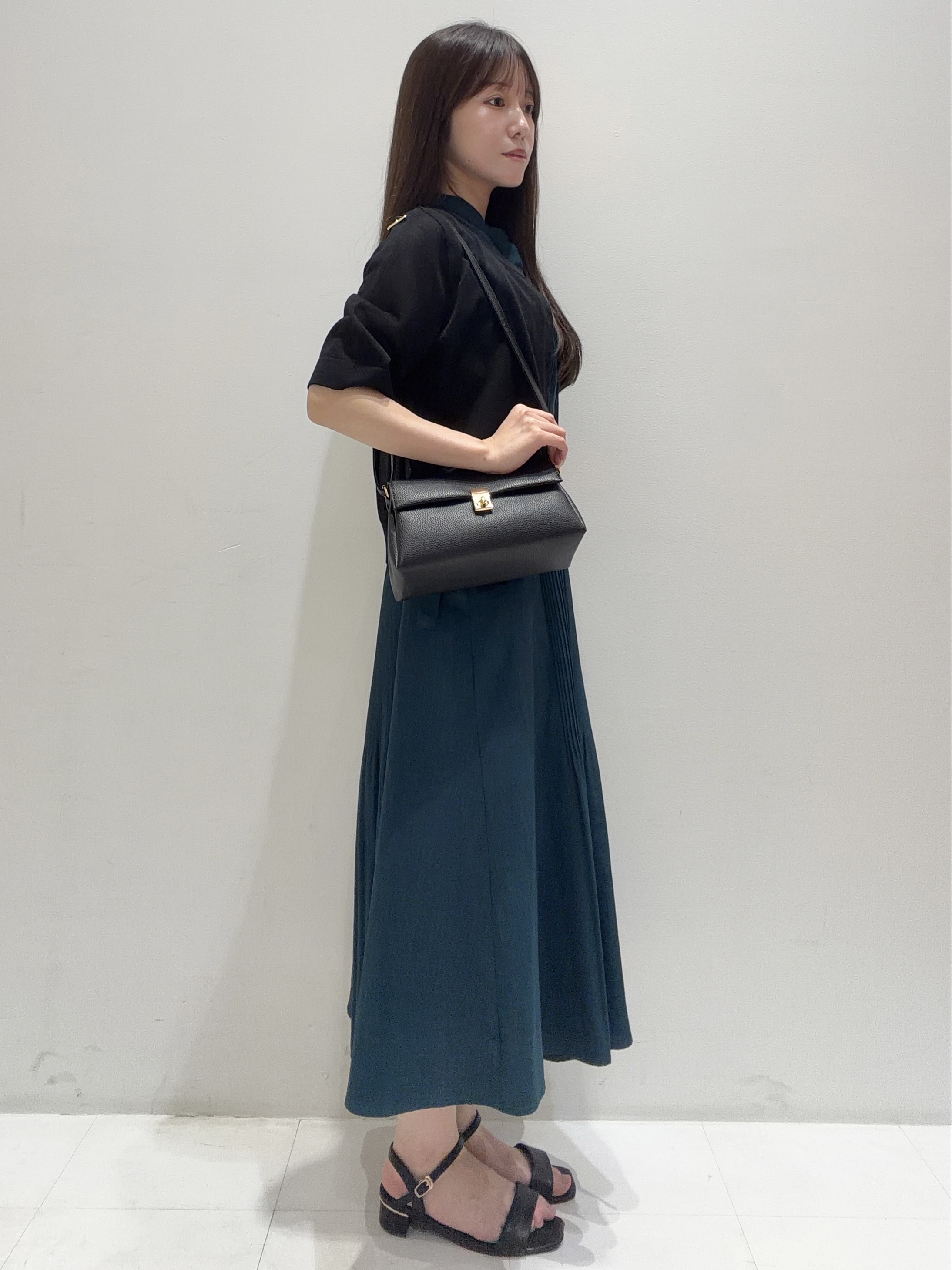 risaさんの「grove｜【洗える】大人のシアーニットカーディガン」を使ったコーディネート