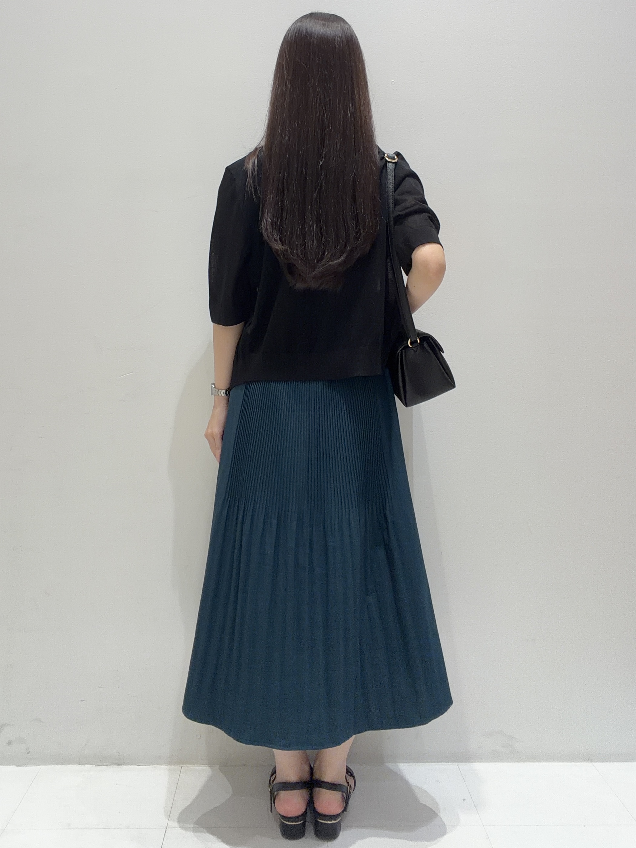 risaさんの「grove｜【洗える】大人のシアーニットカーディガン」を使ったコーディネート