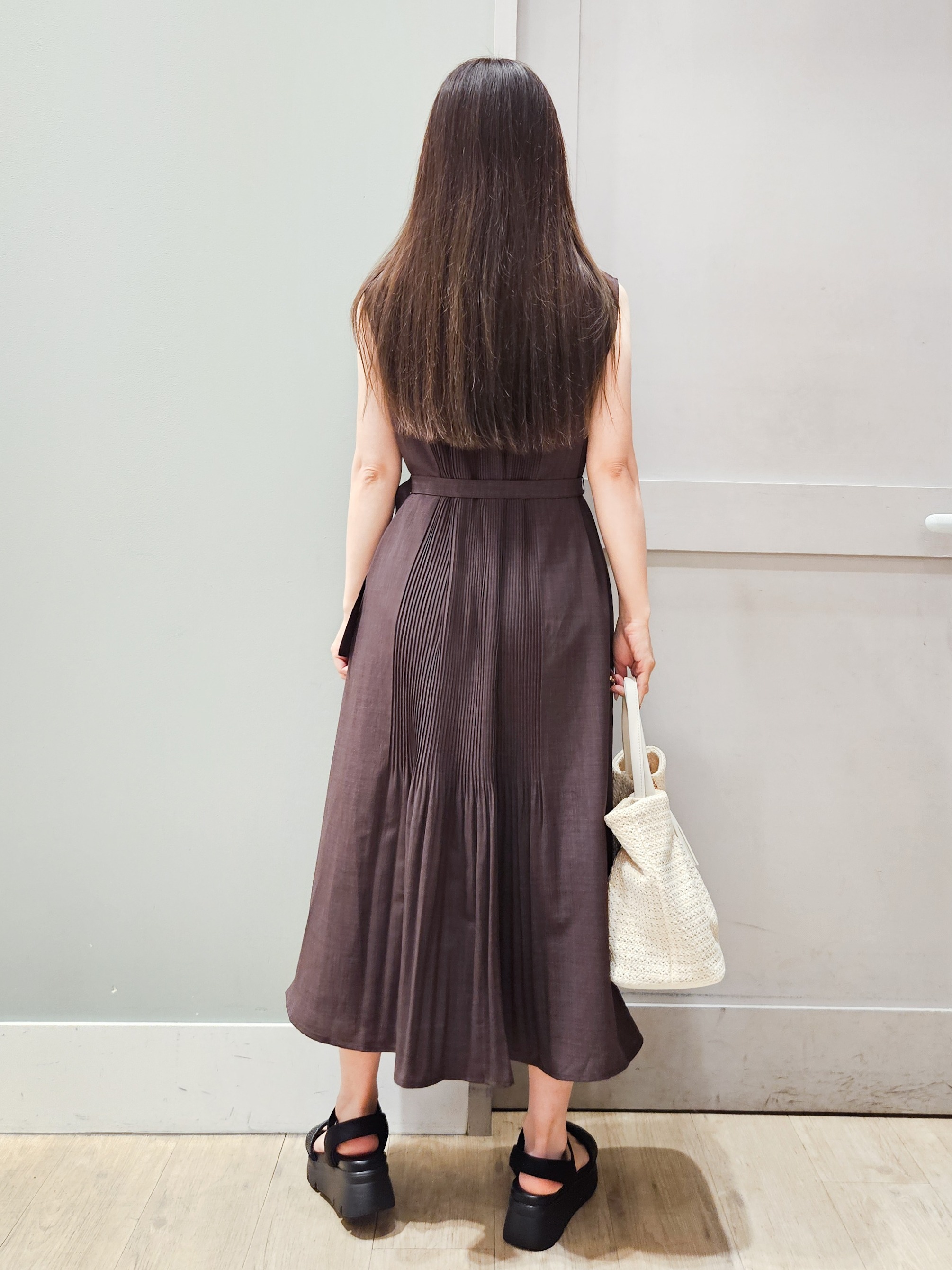 maiさんの「grove｜【低身長さんも選べる着丈・洗濯機◎】プリーツベルトワンピース」を使ったコーディネート