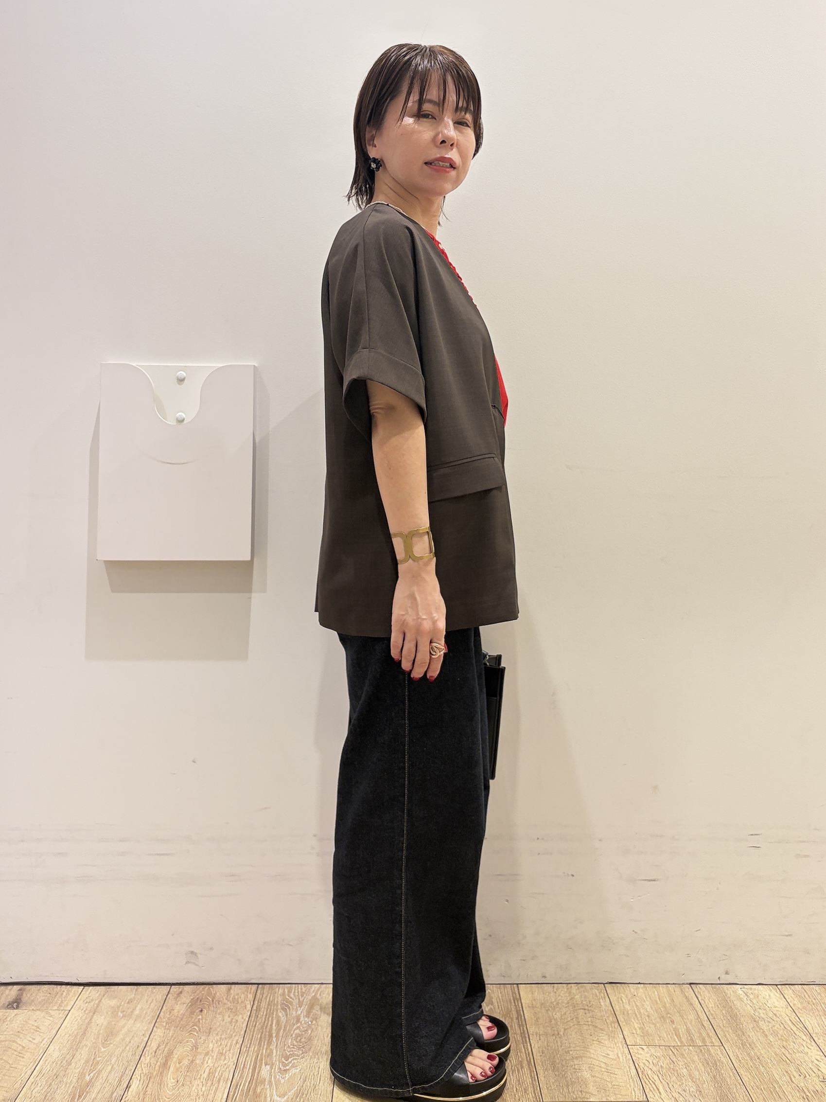 YUKOさんの「index｜【接触冷感／UV】フリルフレンチスリーブニット《洗濯機OK》」を使ったコーディネート