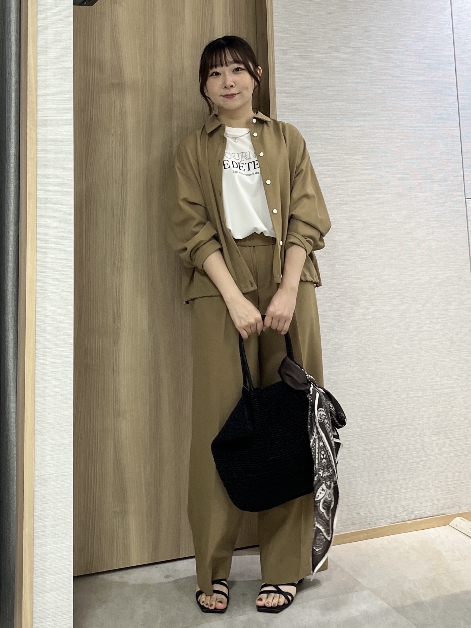 KAHOさんの「UNTITLED｜【セットアップ可/UVカット/接触冷感】エアリークールドロストシャツ」を使ったコーディネート