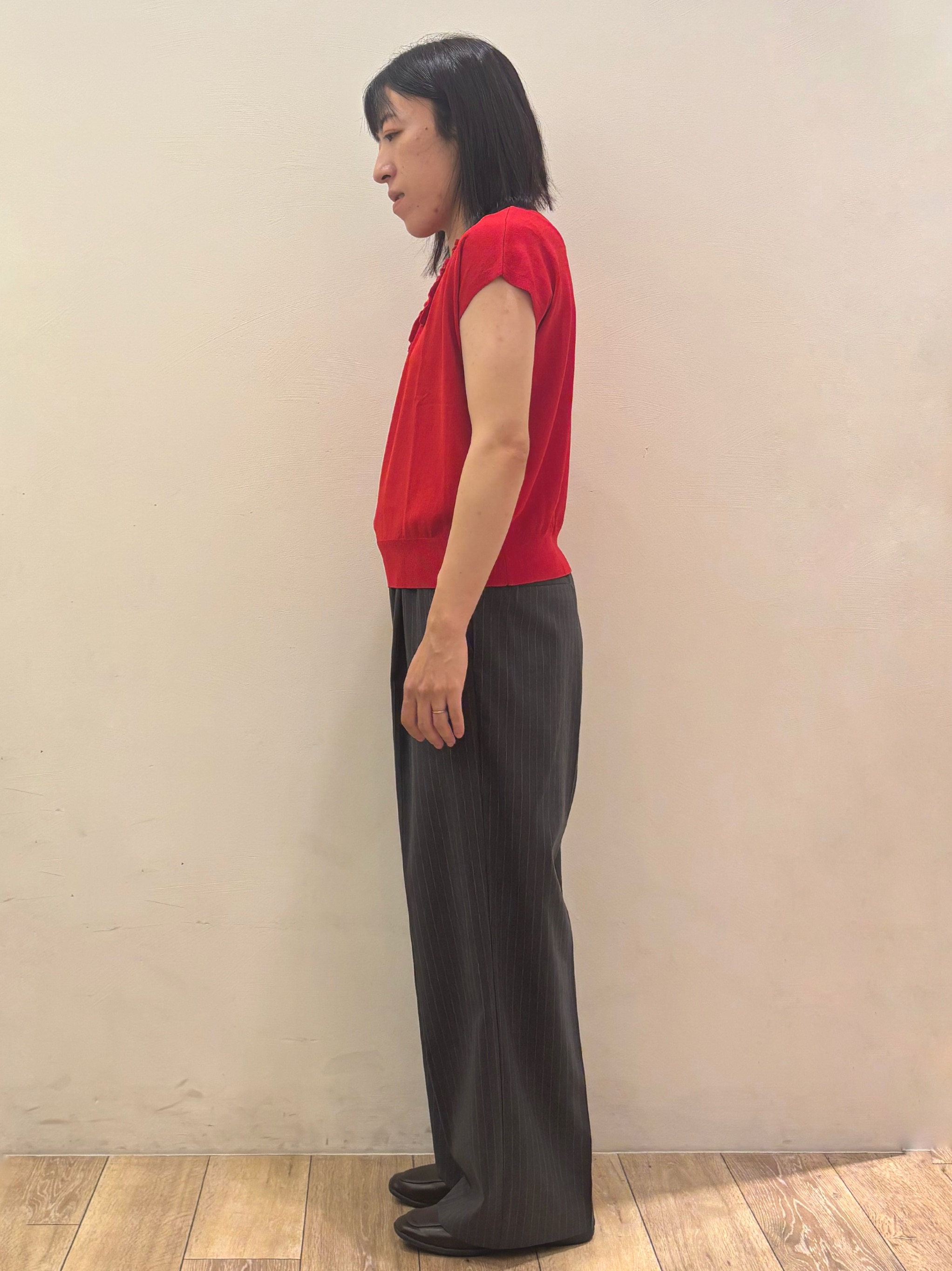 りょうさんの「OPAQUE.CLIP｜【接触冷感／UV】フリルフレンチスリーブニット《洗濯機OK》」を使ったコーディネート