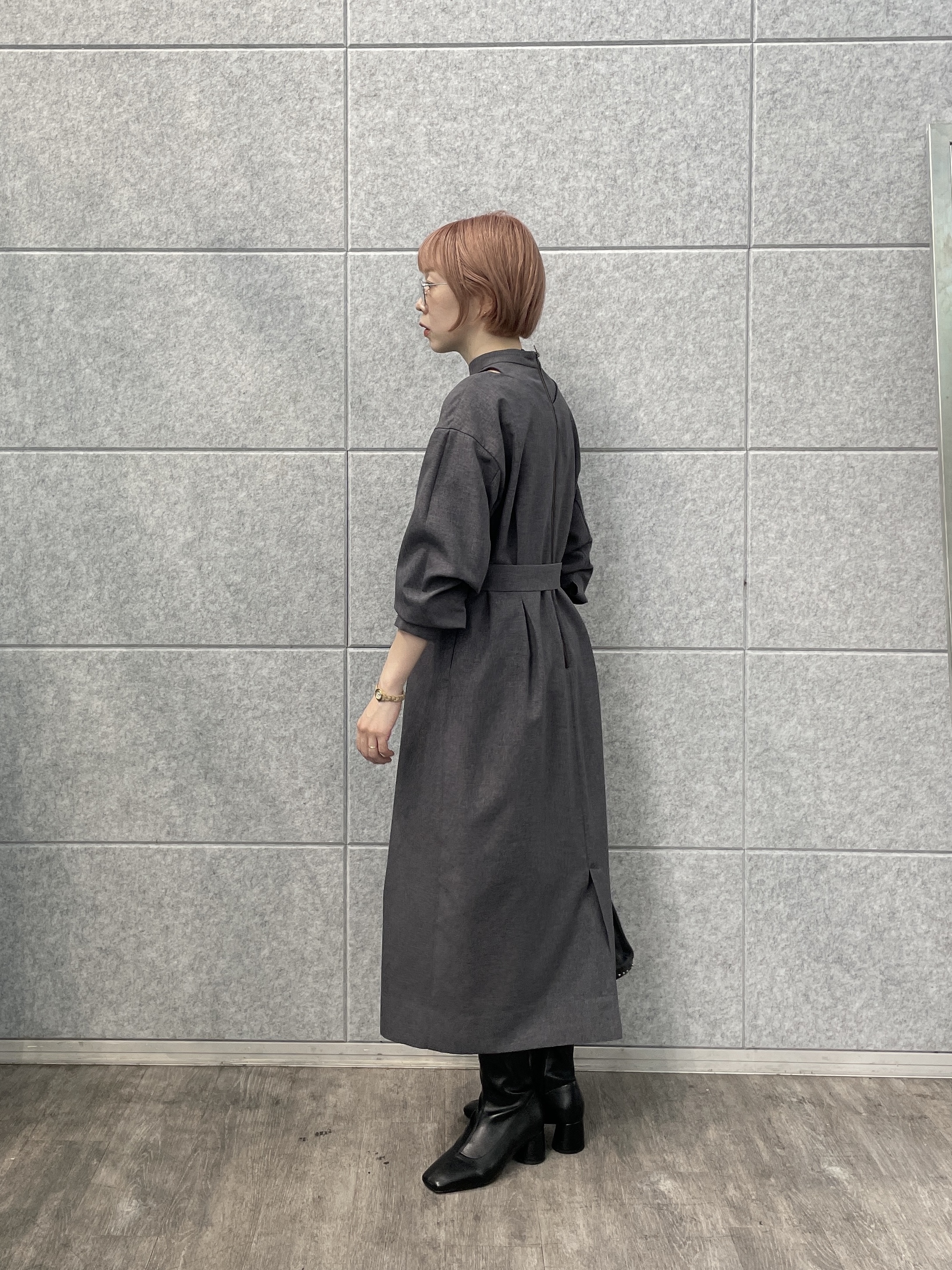 mikuさんの「INDIVI｜【MILLELA FIRENZE】スタッズ付き巾着レザーバッグ」を使ったコーディネート