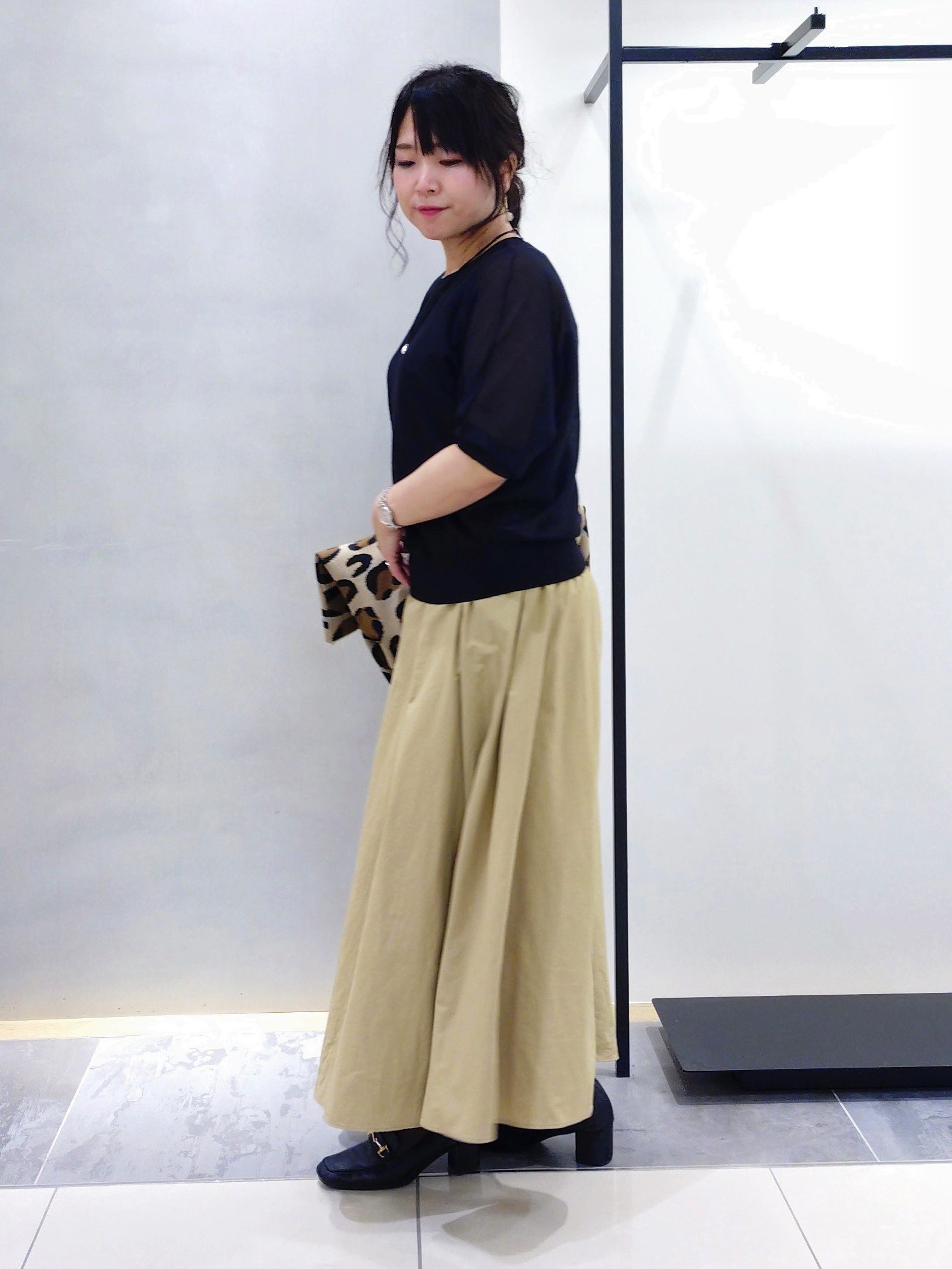 TOMOMIさんの「INDIVI｜【撥水／裏地なし軽量】ギャザーボリュームスカート」を使ったコーディネート