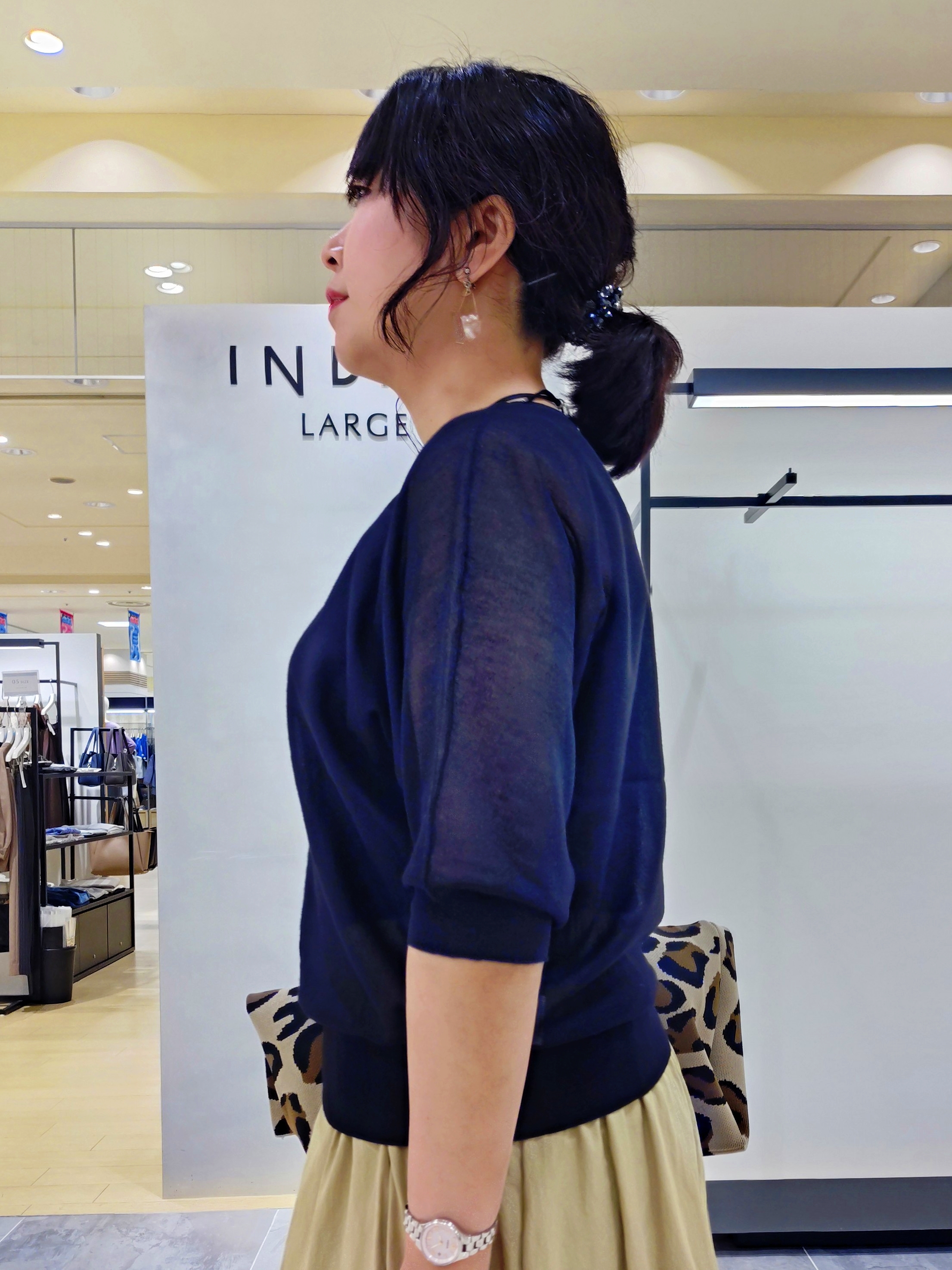 TOMOMIさんの「INDIVI｜【撥水／裏地なし軽量】ギャザーボリュームスカート」を使ったコーディネート