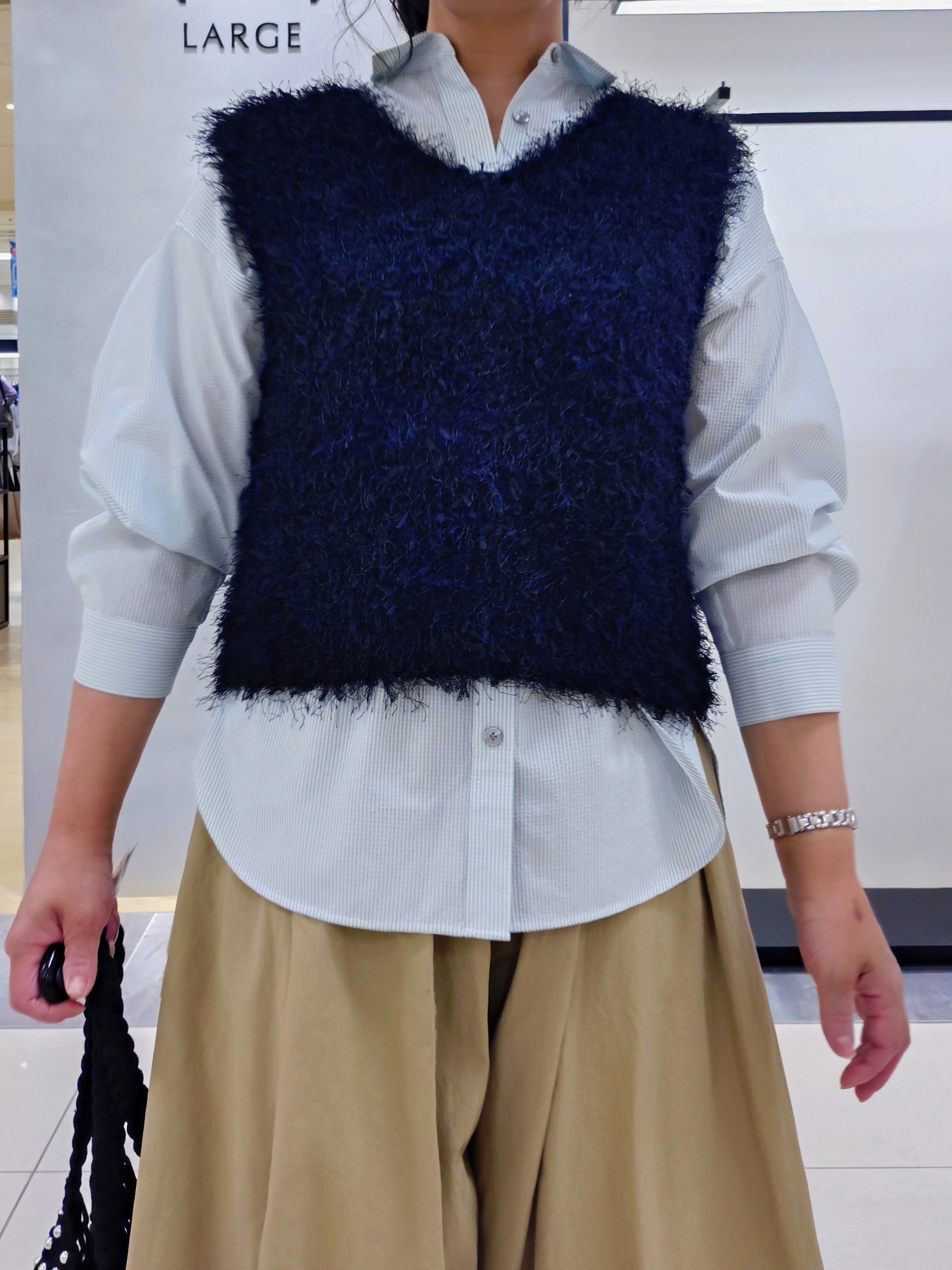 TOMOMIさんの「INDIVI｜【撥水／裏地なし軽量】ギャザーボリュームスカート」を使ったコーディネート