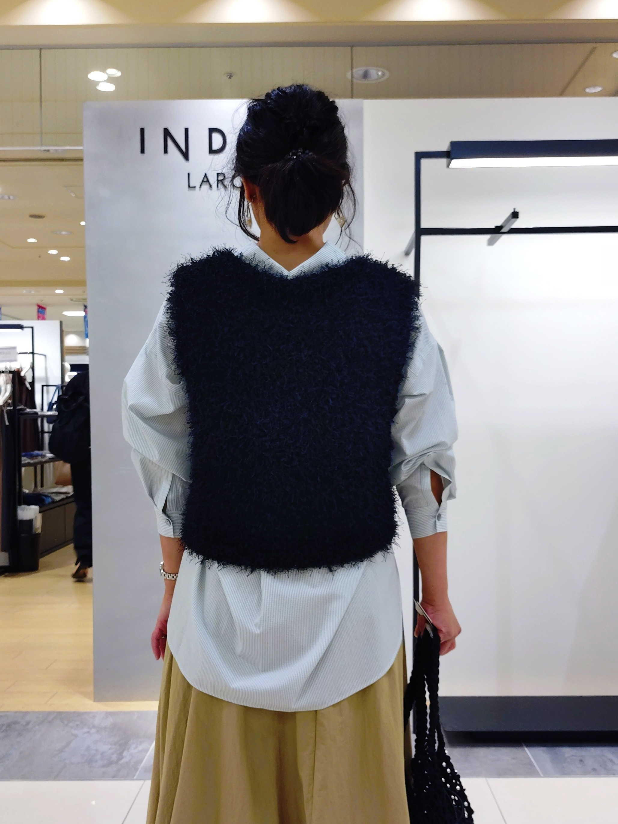 TOMOMIさんの「INDIVI｜【撥水／裏地なし軽量】ギャザーボリュームスカート」を使ったコーディネート