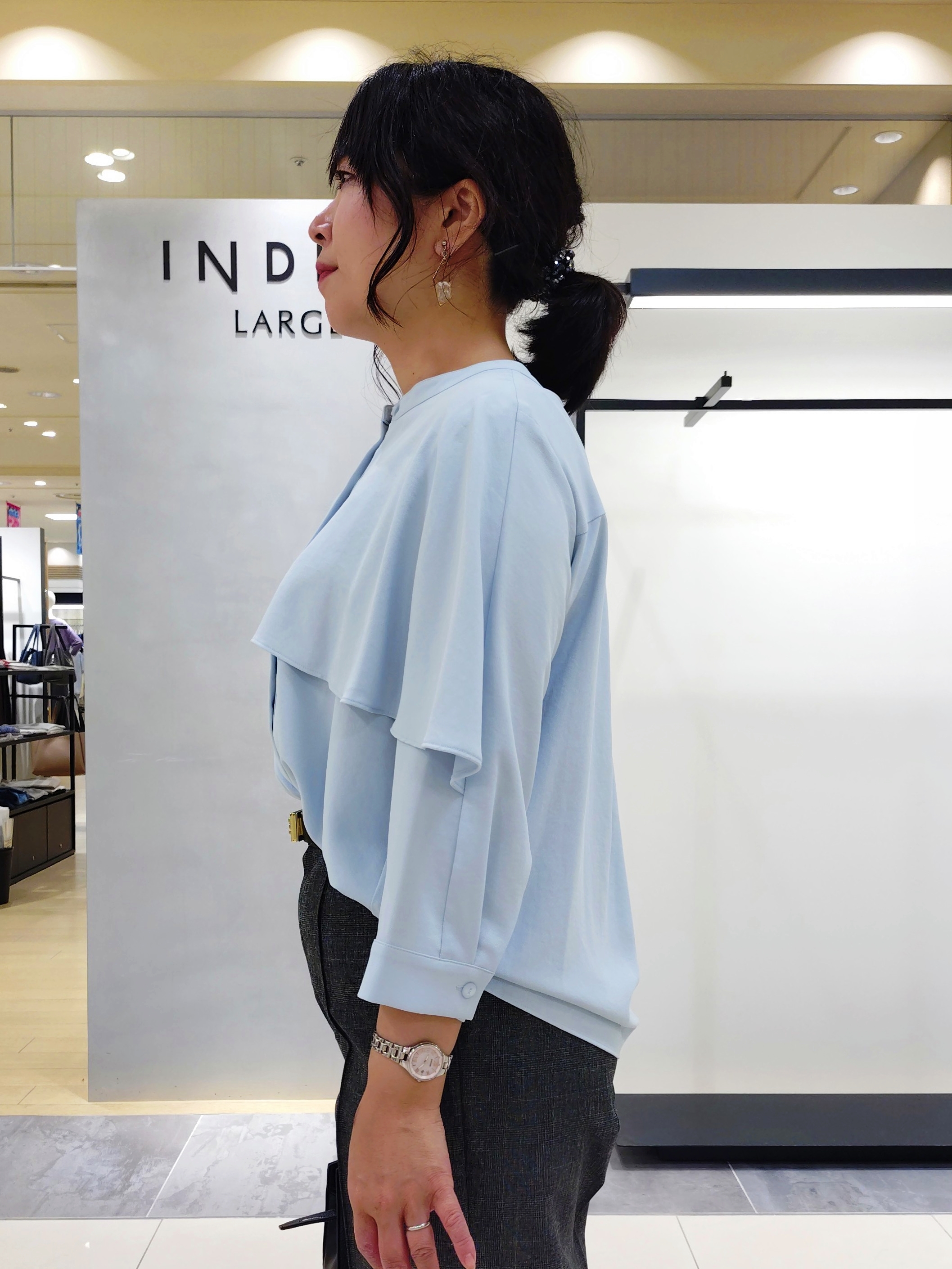 TOMOMIさんの「INDIVI｜【UVケア／接触冷感】リネン風チェックストレートパンツ」を使ったコーディネート