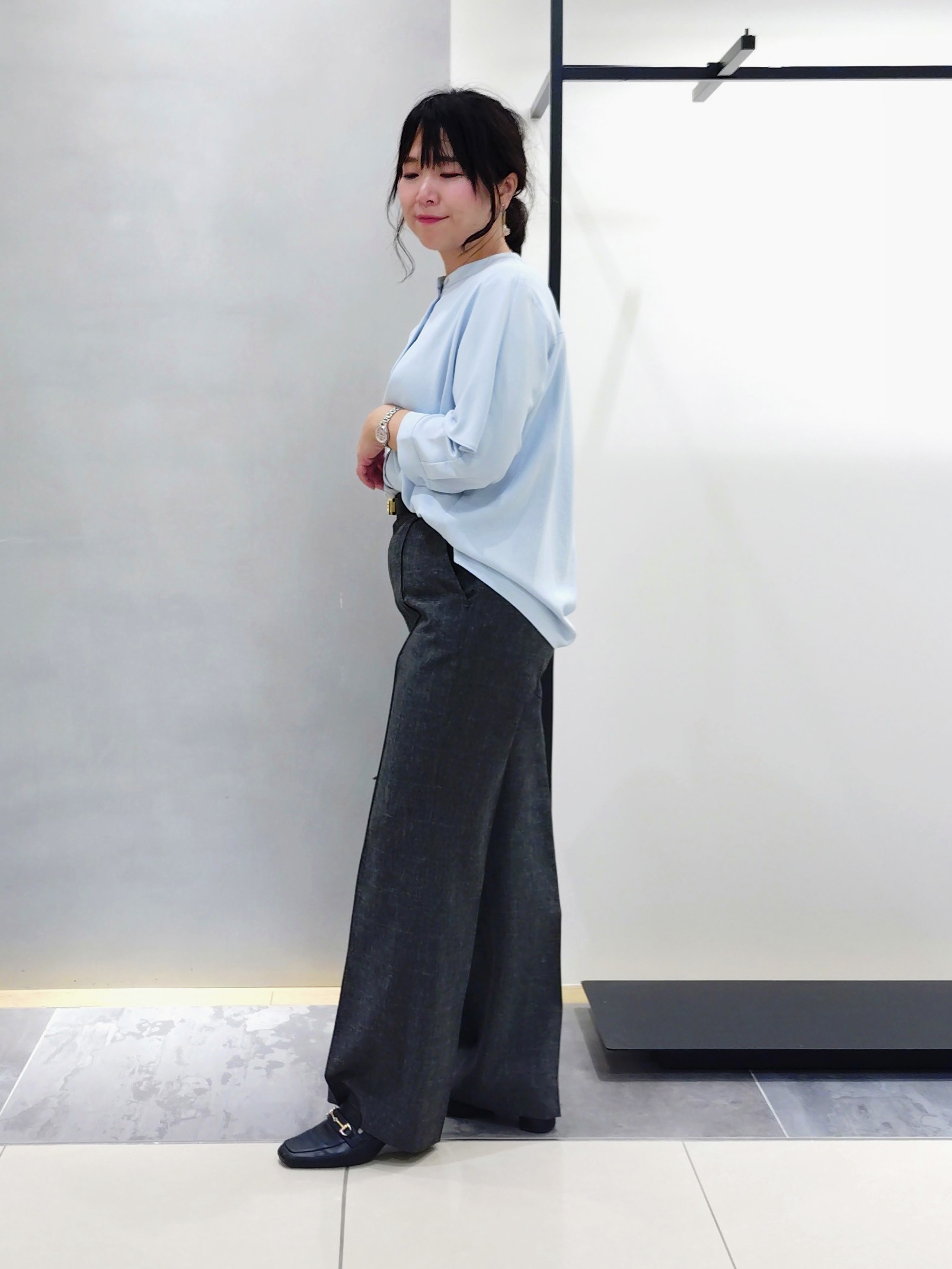 TOMOMIさんの「INDIVI｜【UVケア／接触冷感】リネン風チェックストレートパンツ」を使ったコーディネート