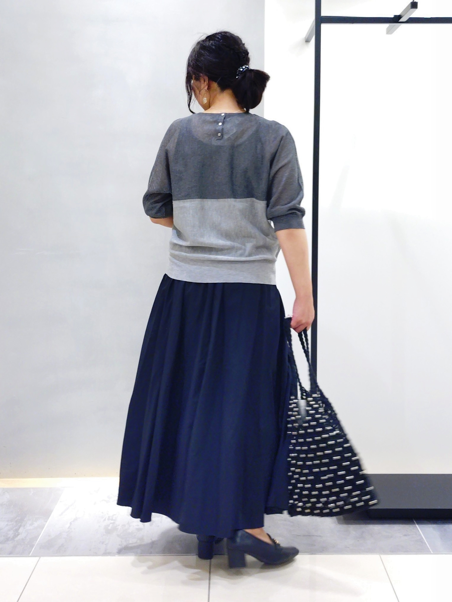 TOMOMIさんの「INDIVI｜【撥水／裏地なし軽量】ギャザーボリュームスカート」を使ったコーディネート