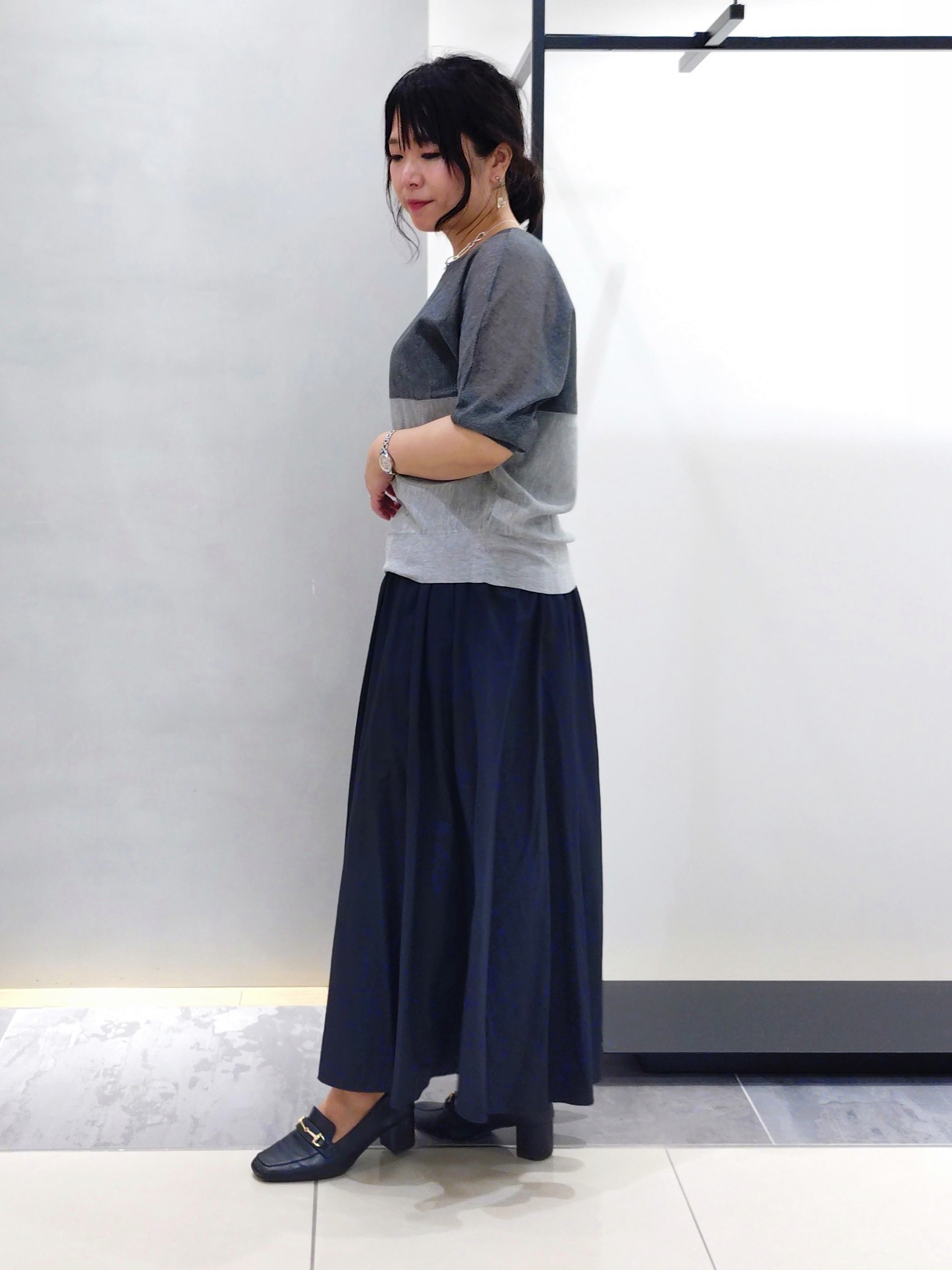 TOMOMIさんの「INDIVI｜【撥水／裏地なし軽量】ギャザーボリュームスカート」を使ったコーディネート