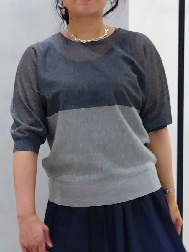 TOMOMIさんの「INDIVI｜【撥水／裏地なし軽量】ギャザーボリュームスカート」を使ったコーディネート