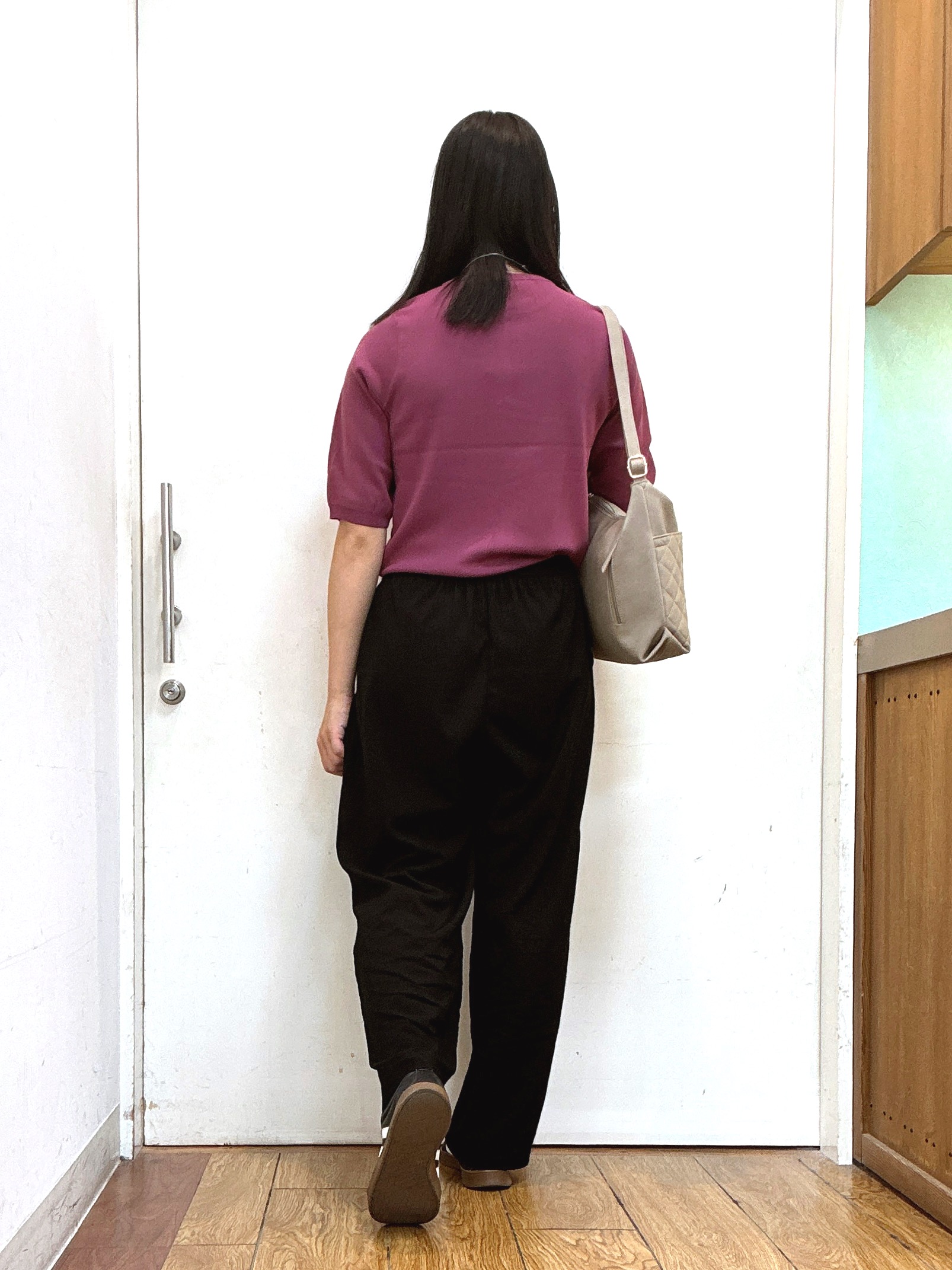 Karinさんの「SHOO･LA･RUE｜【ガンガン洗える/ひんやり/UV/毛玉になりにくい】上半身すっきり 二の腕見せない5分袖ニット」を使ったコーディネート
