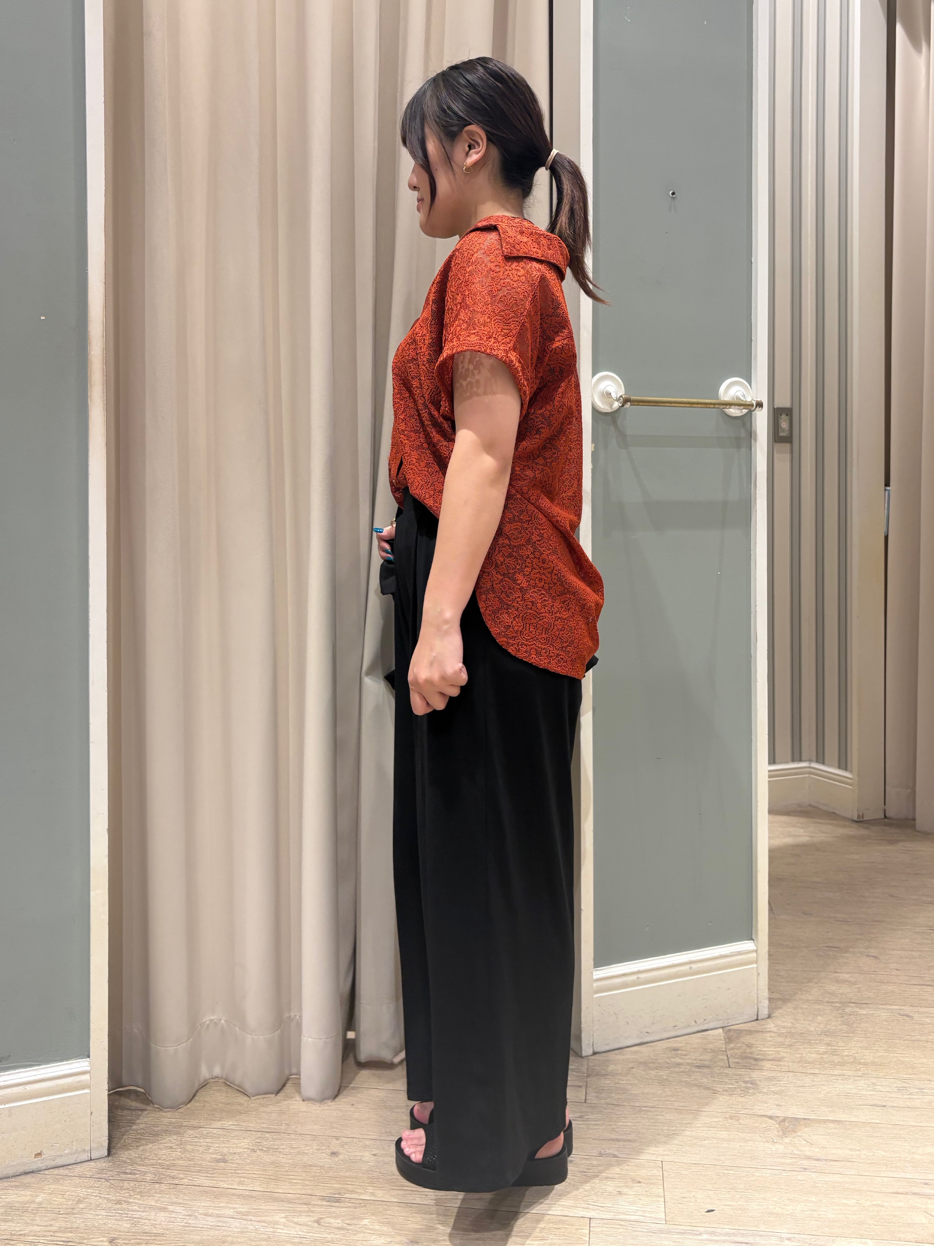 yuukaさんの「grove｜【洗える・体型カバー】レースドルマンシャツ」を使ったコーディネート