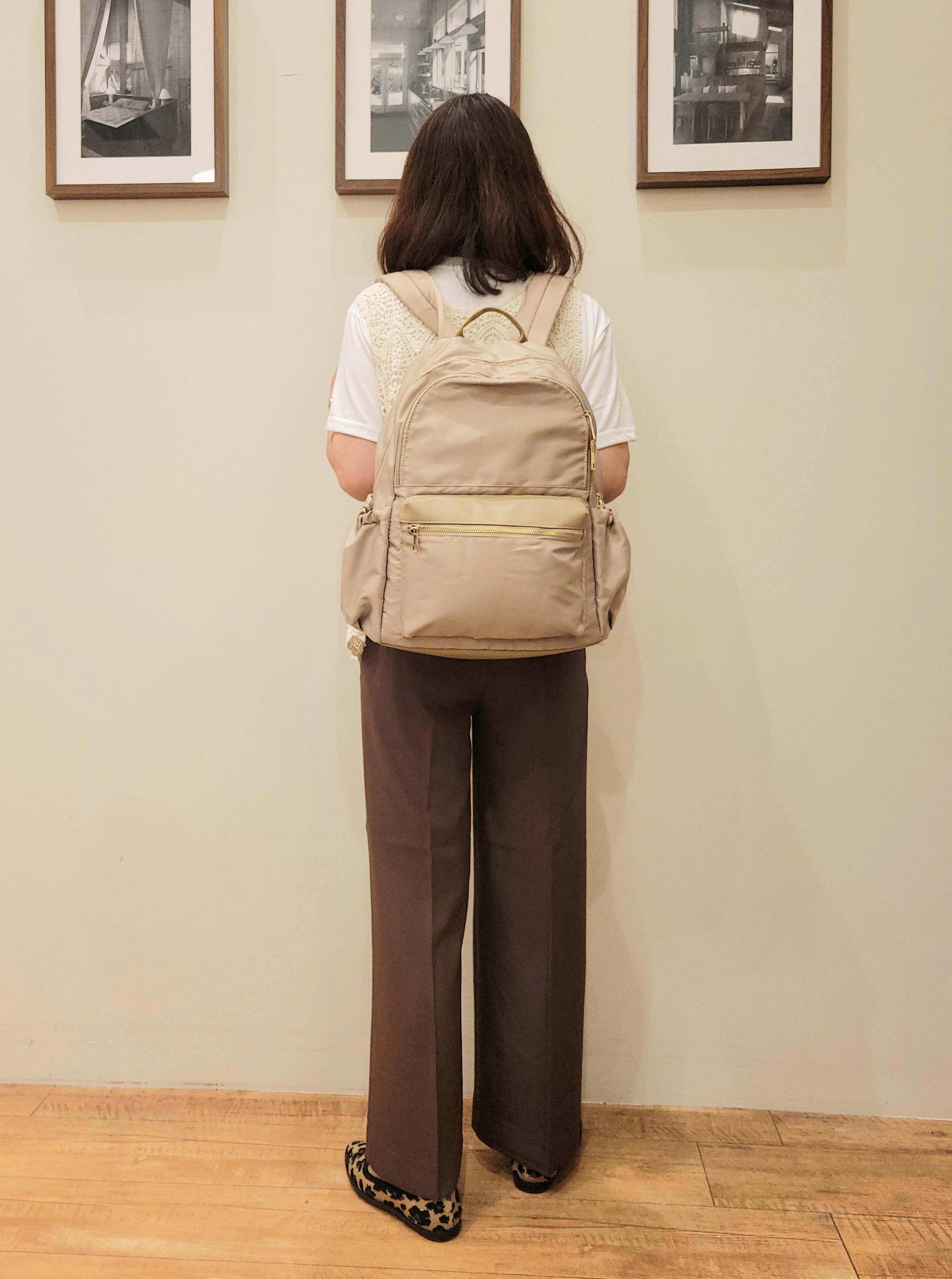 ユウさんの「SHOO･LA･RUE｜【2点セット/体型カバー】クロシェ編みベスト+ロゴT」を使ったコーディネート