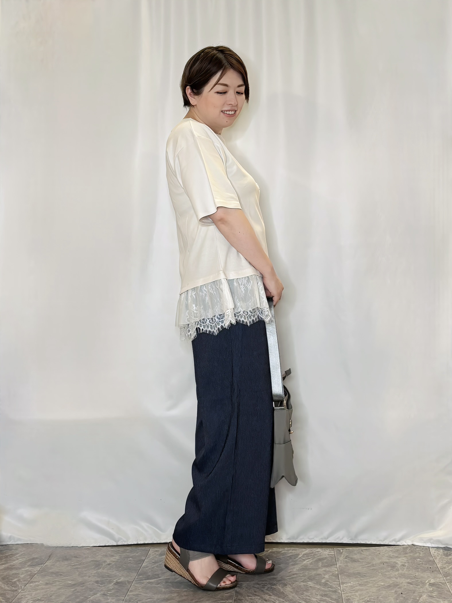 たみさんの「SHOO･LA･RUE｜【ひんやり/UV/抗菌防臭/S-LL】1枚でサマ見え 裾レースTシャツ」を使ったコーディネート