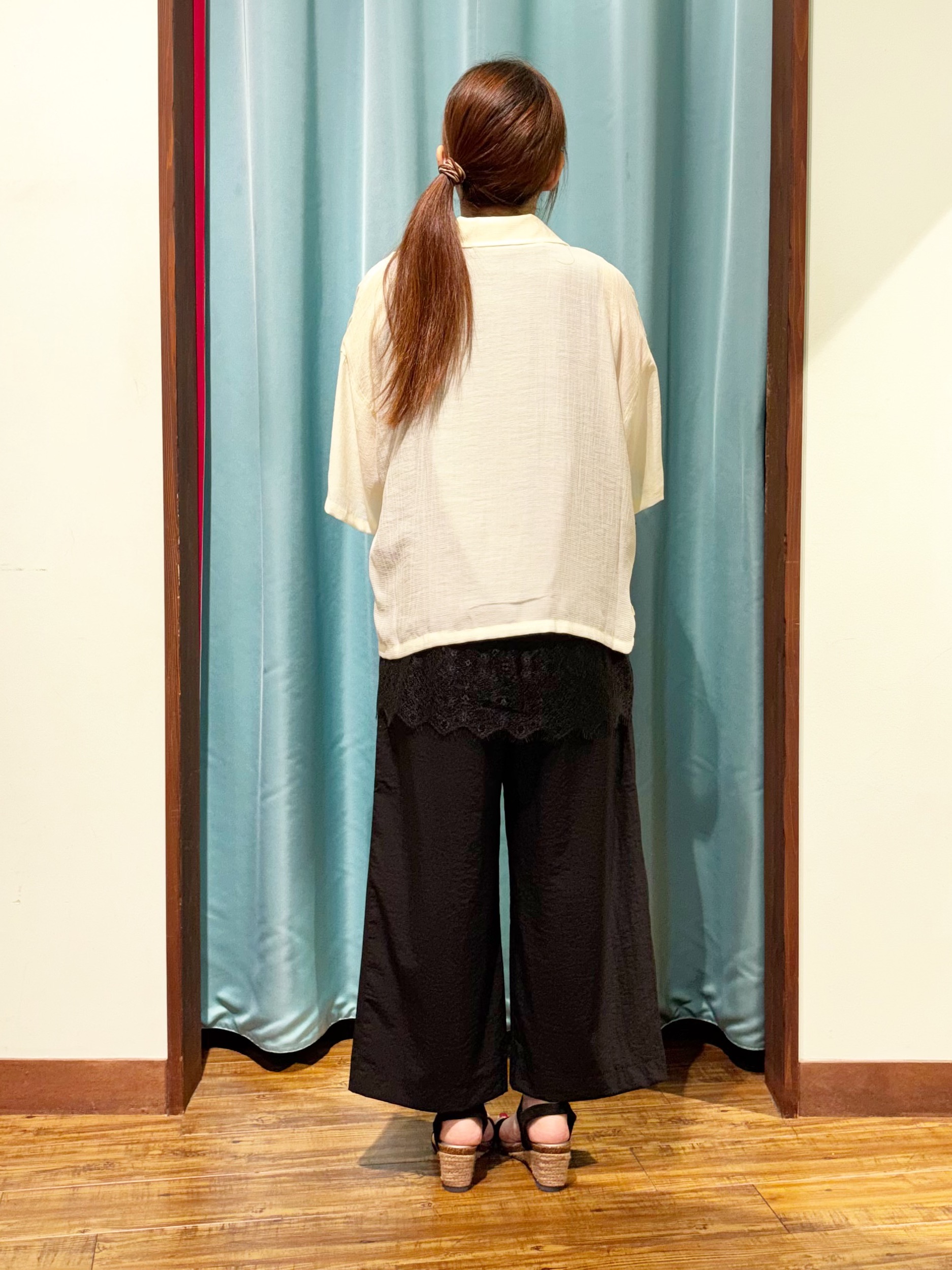 tukiさんの「SHOO･LA･RUE｜【S-LL/洗濯機可】抜け感たっぷり 程よい透け感のポケット付きシャツ」を使ったコーディネート