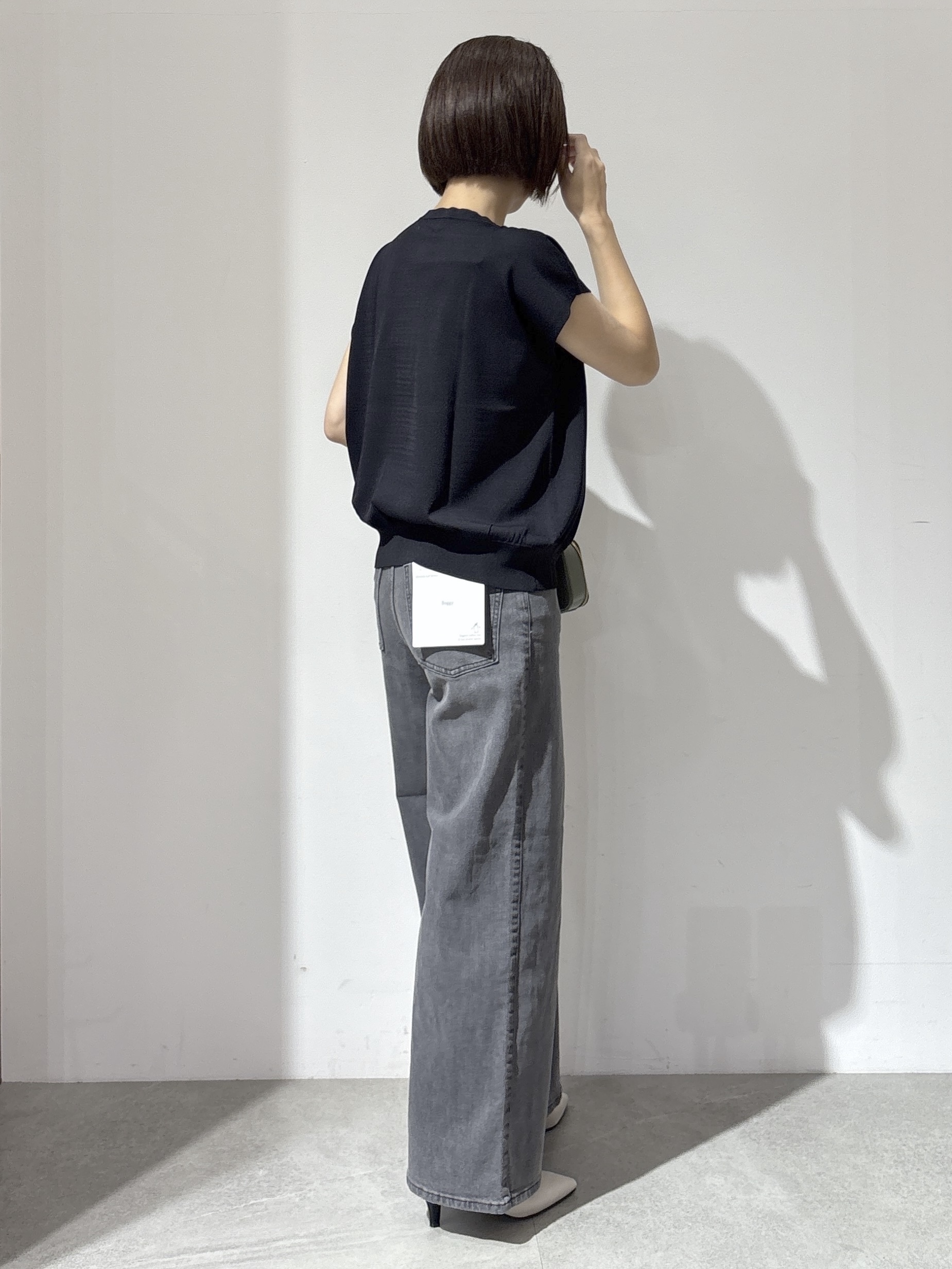 NAKAさんの「OPAQUE.CLIP｜【接触冷感／UV】フリルフレンチスリーブニット《洗濯機OK》」を使ったコーディネート