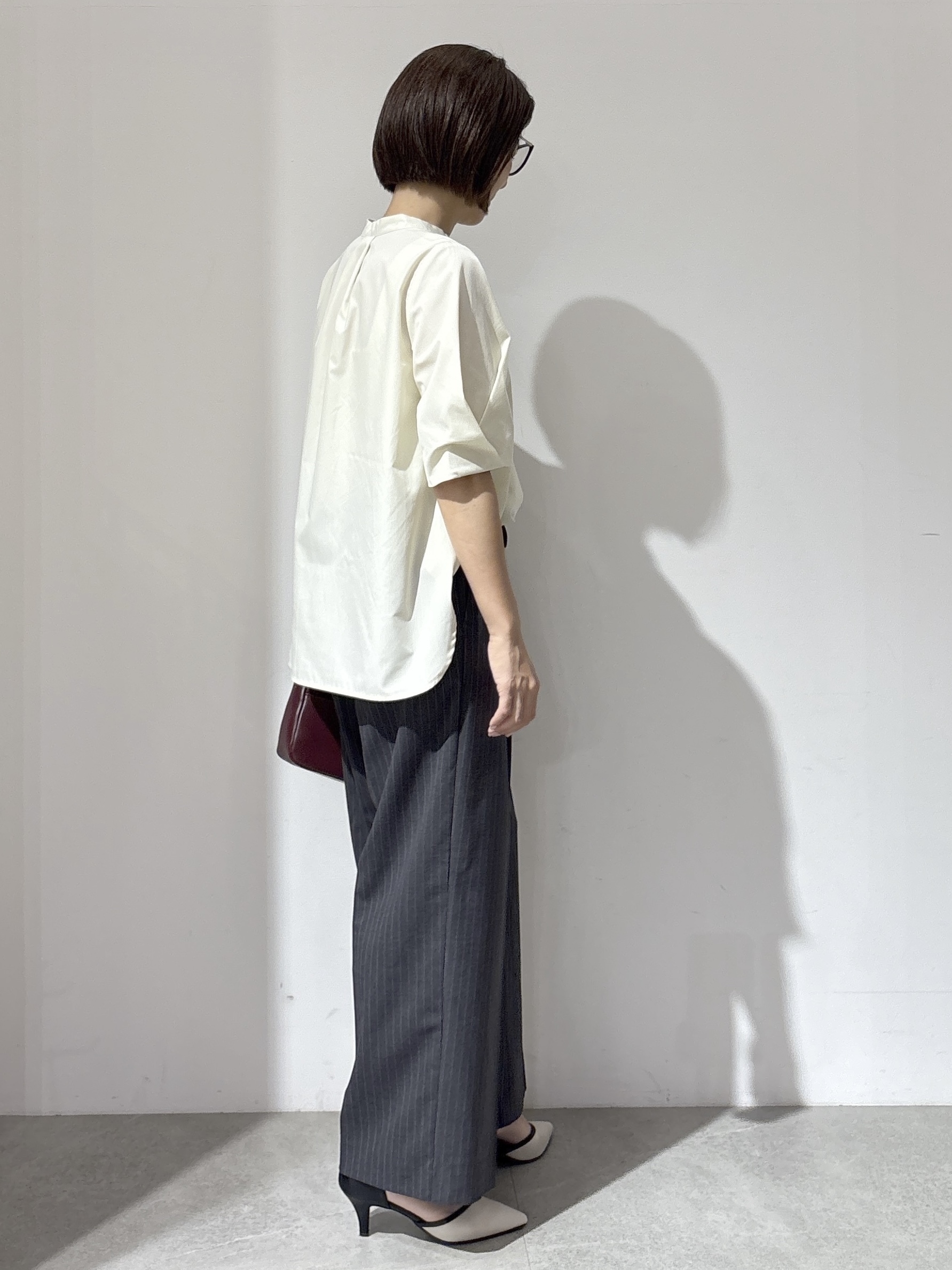 NAKAさんの「OPAQUE.CLIP｜タックスリーブ スキッパーブラウス【洗濯機OK】」を使ったコーディネート