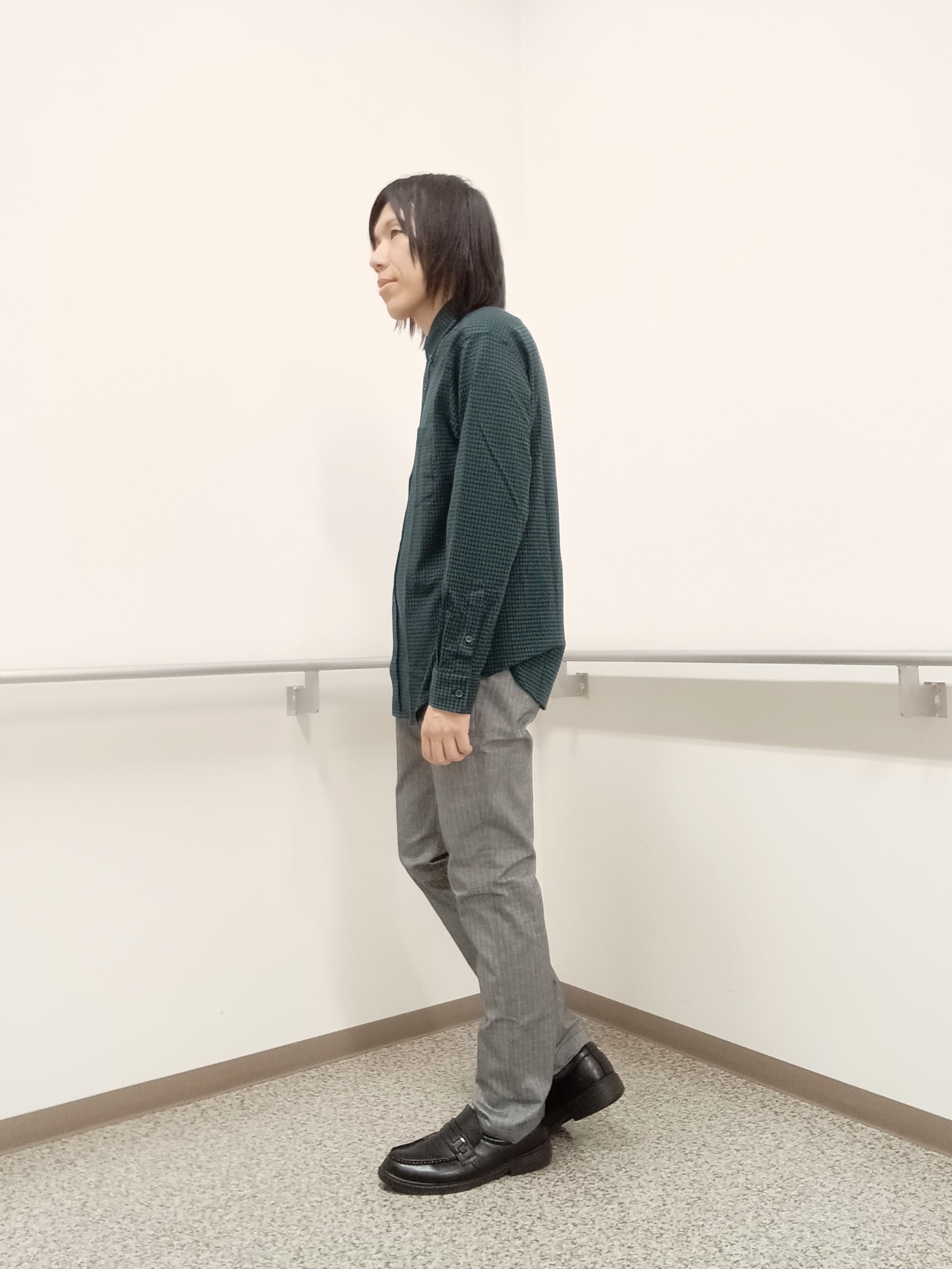 moritaさんの「TAKEO KIKUCHI｜【抗菌防臭/シーズンレス】シアサッカーギンガムチェック ストレッチシャツ」を使ったコーディネート