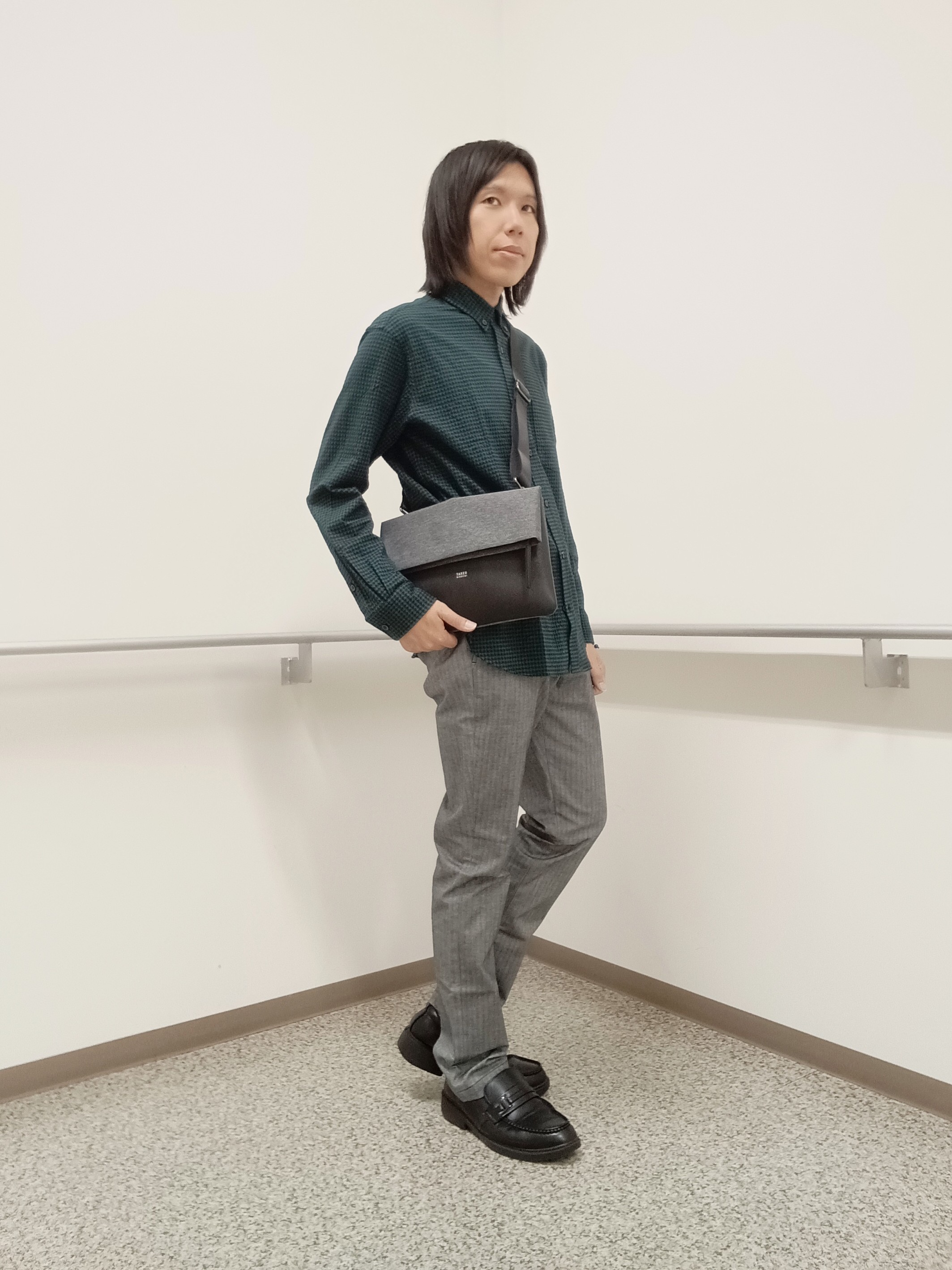 moritaさんの「TAKEO KIKUCHI｜【抗菌防臭/シーズンレス】シアサッカーギンガムチェック ストレッチシャツ」を使ったコーディネート