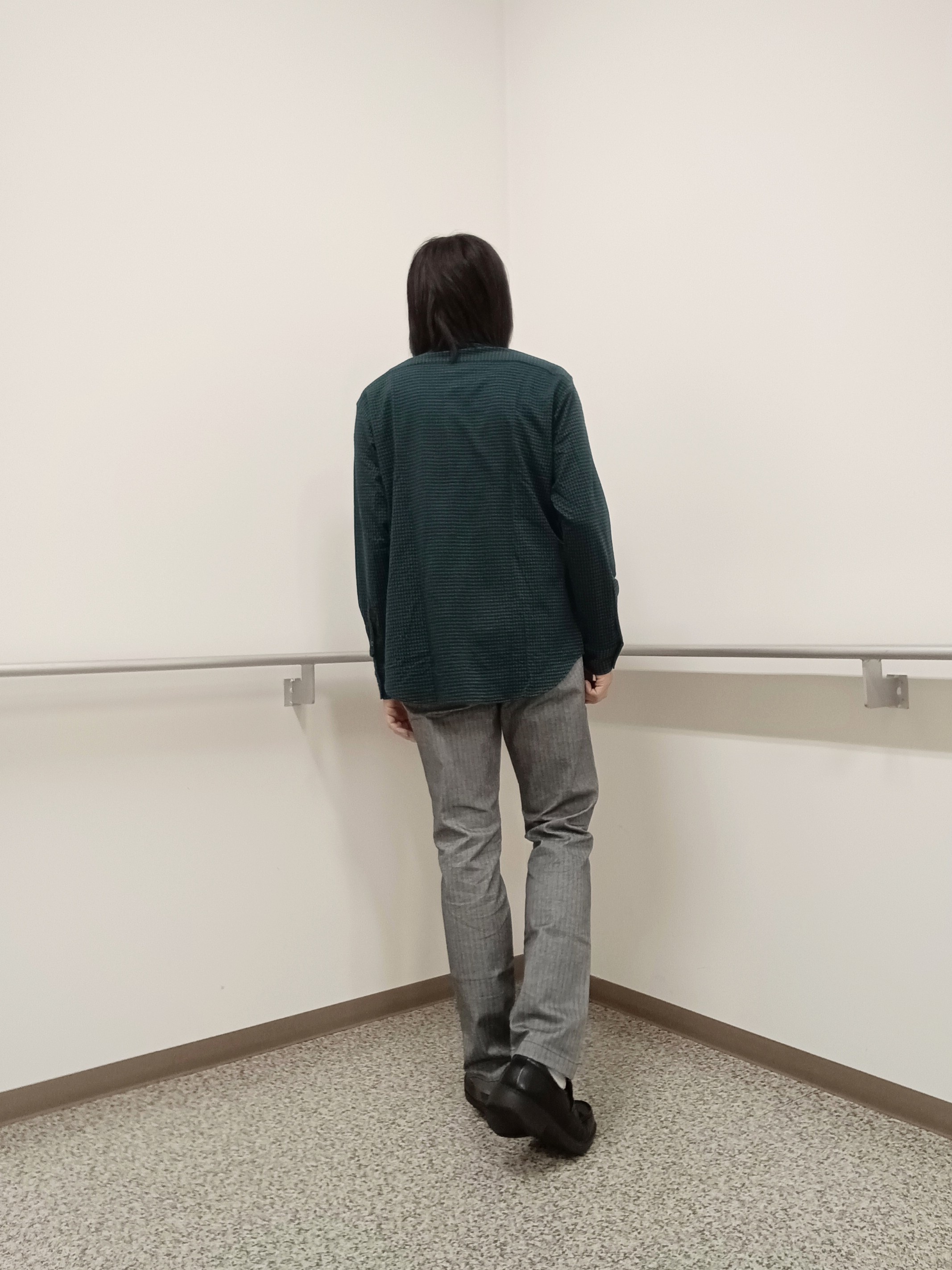 moritaさんの「TAKEO KIKUCHI｜【抗菌防臭/シーズンレス】シアサッカーギンガムチェック ストレッチシャツ」を使ったコーディネート