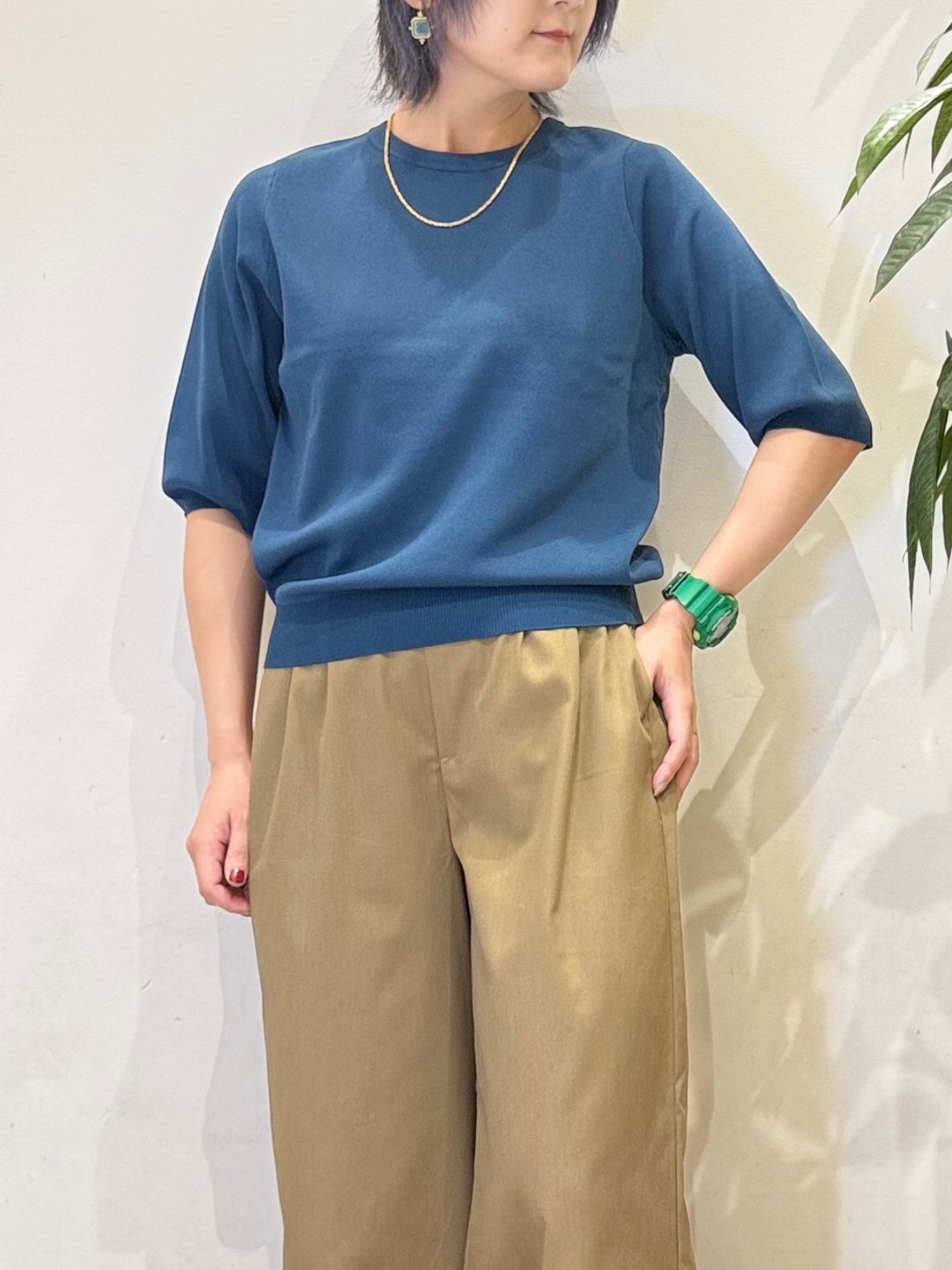 misakiさんの「SHOO･LA･RUE｜【ガンガン洗える/ひんやり/UV/毛玉になりにくい】上半身すっきり 二の腕見せない5分袖ニット」を使ったコーディネート