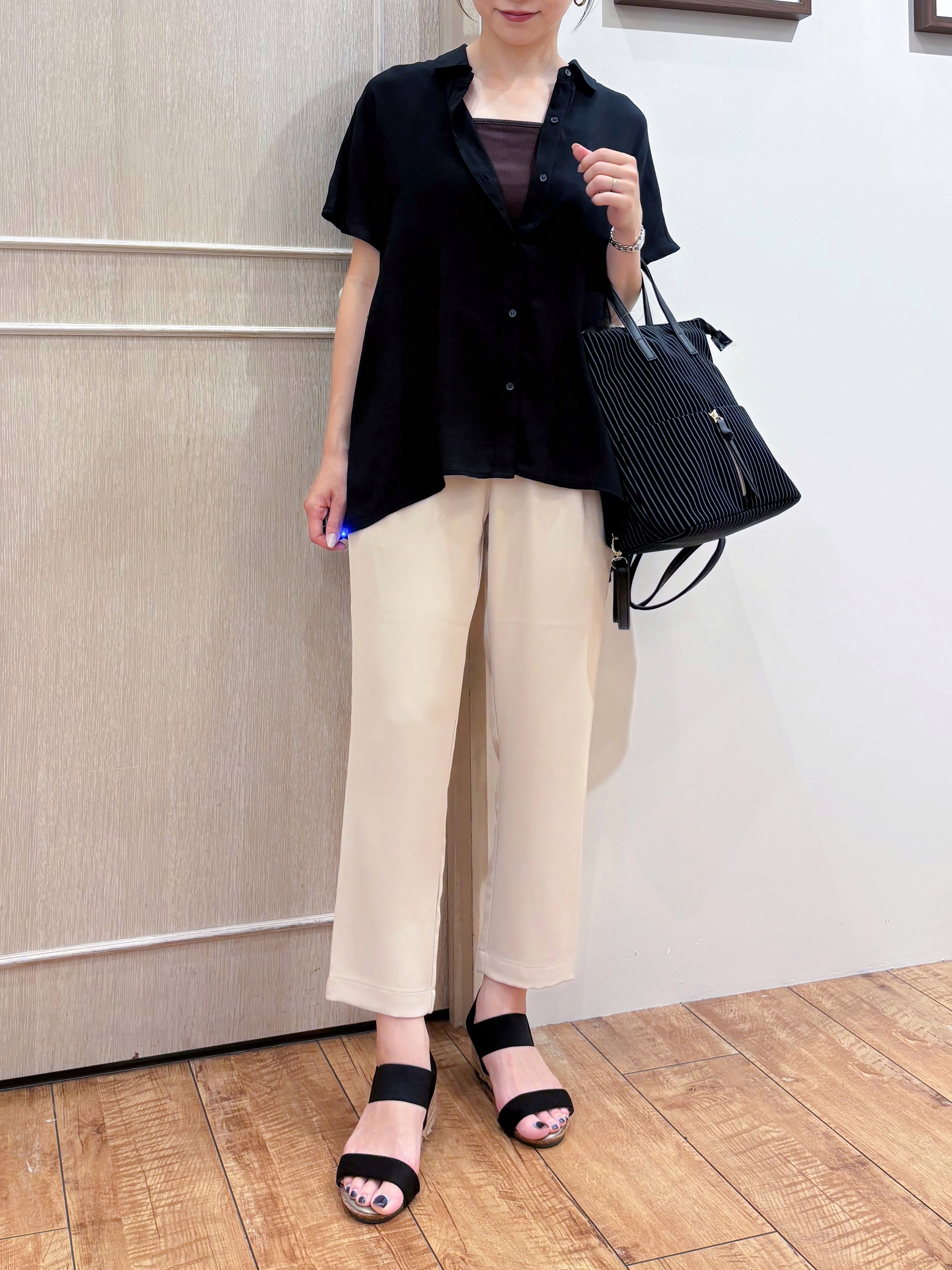 なみさんの「SHOO･LA･RUE｜【ひんやり/UV】ほんのりシアーで上品な バックギャザーブラウス」を使ったコーディネート
