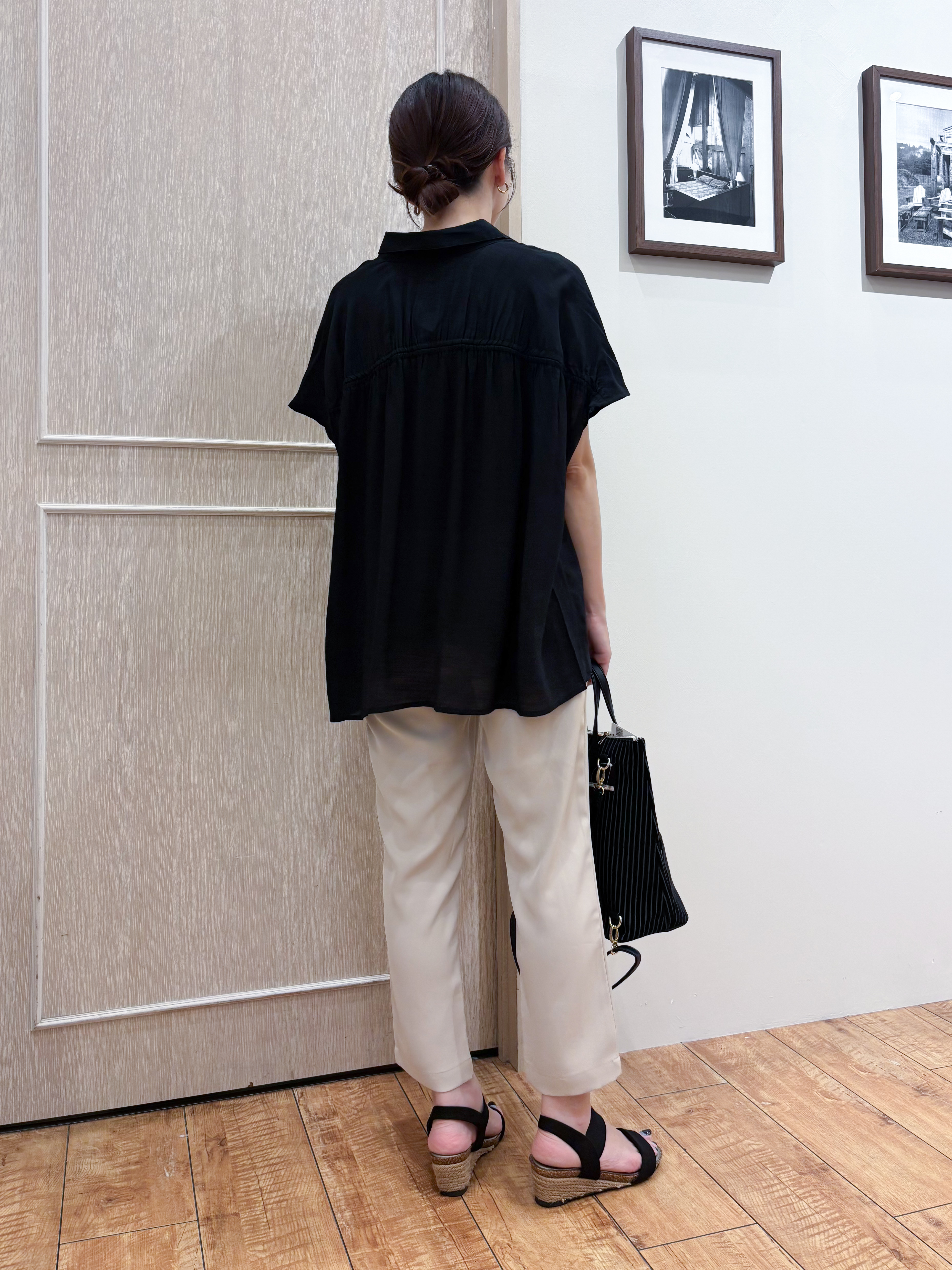 なみさんの「SHOO･LA･RUE｜【ひんやり/UV】ほんのりシアーで上品な バックギャザーブラウス」を使ったコーディネート