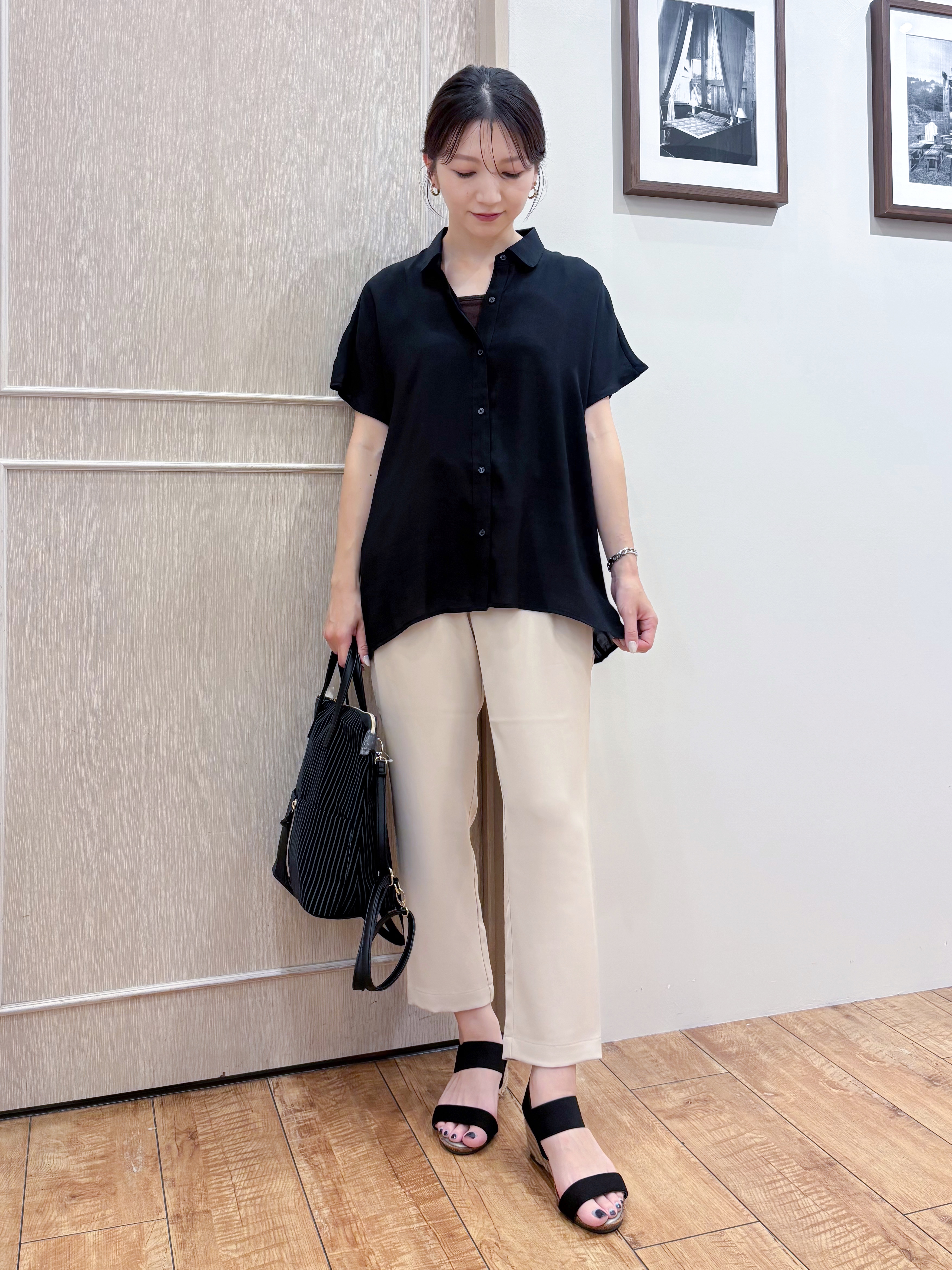 なみさんの「SHOO･LA･RUE｜【ひんやり/UV】ほんのりシアーで上品な バックギャザーブラウス」を使ったコーディネート