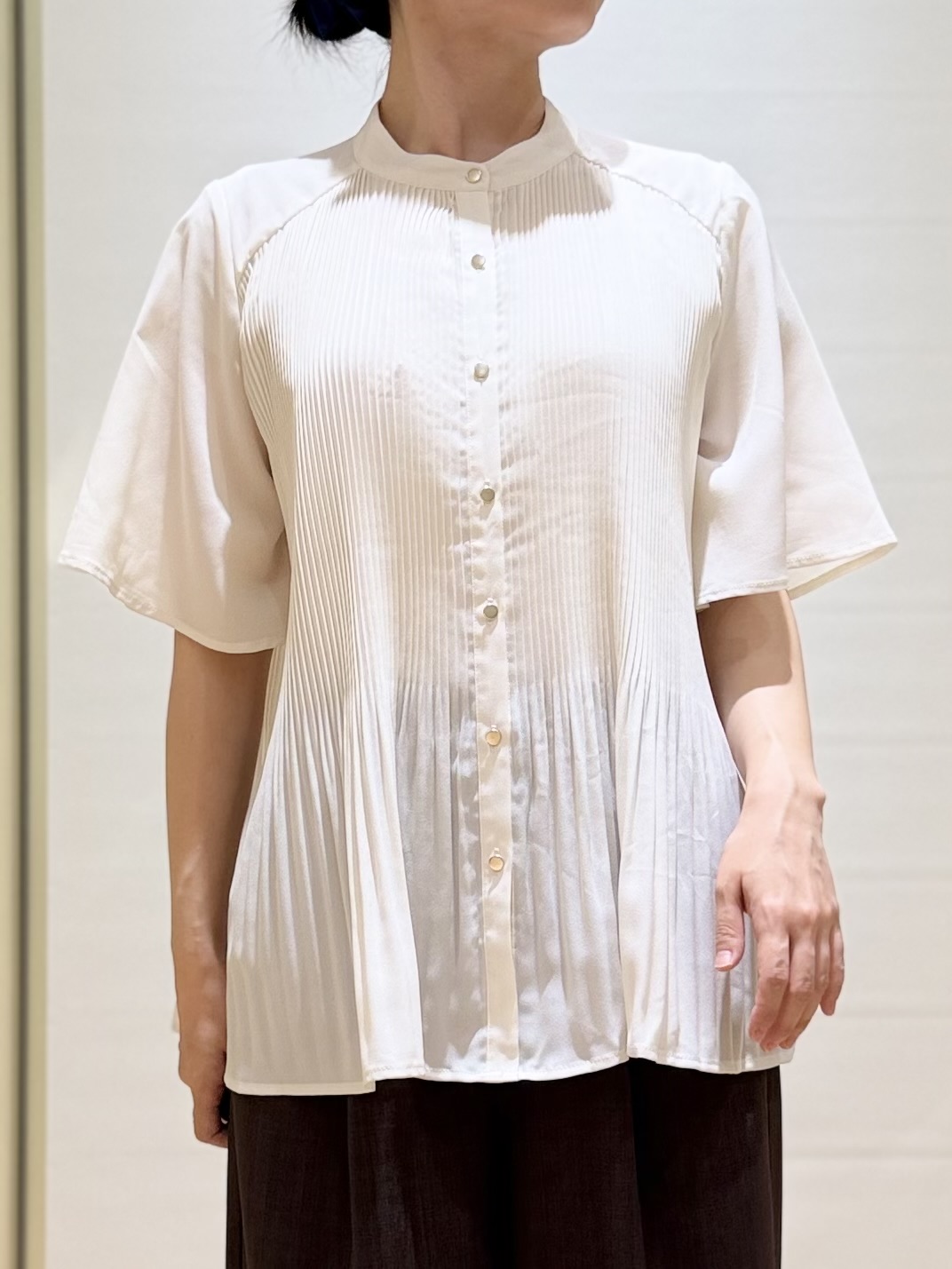 あんりさんの「grove｜【体系カバー◎】大人フェミニン消しプリーツブラウス」を使ったコーディネート