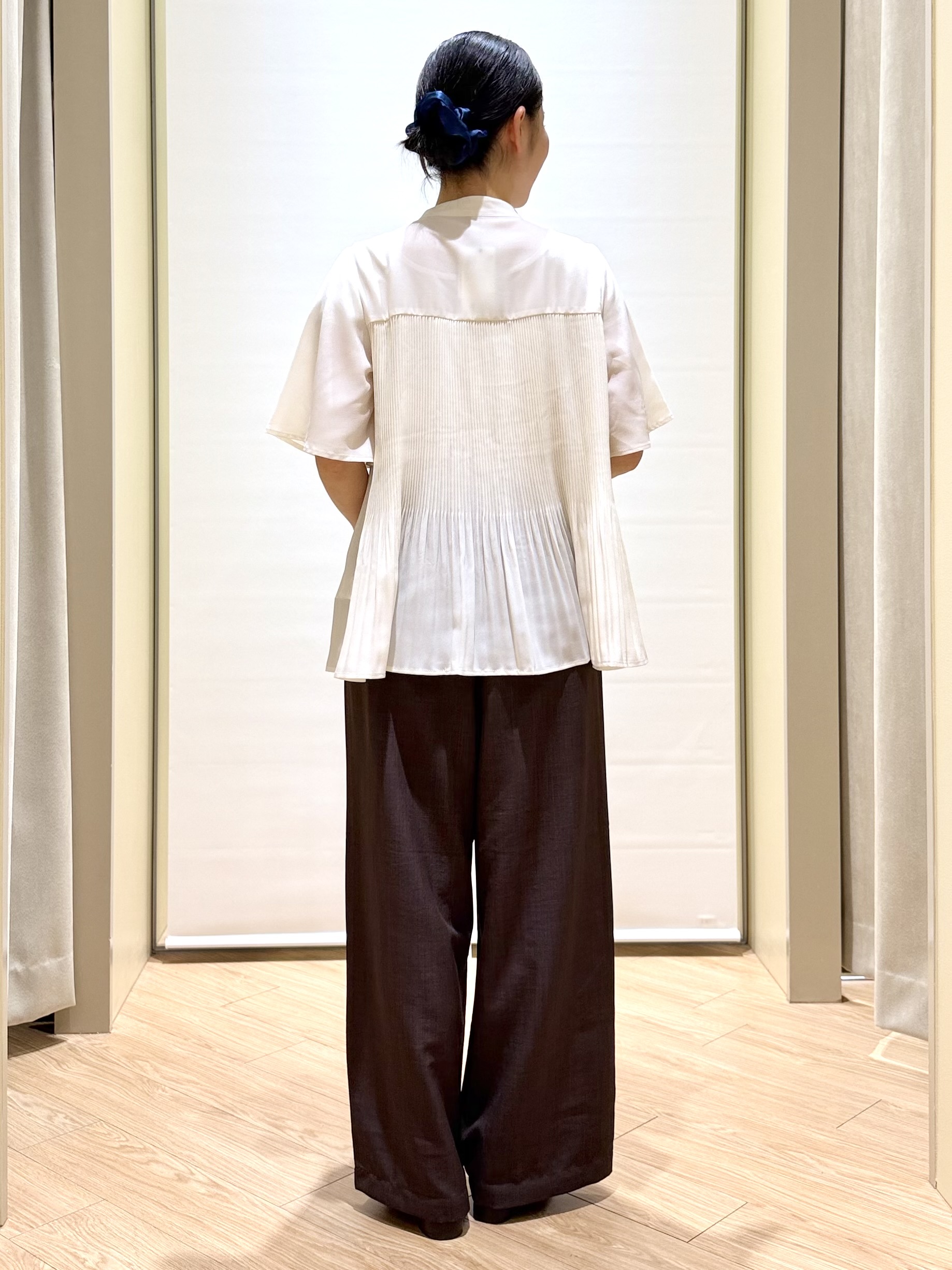 あんりさんの「grove｜【体系カバー◎】大人フェミニン消しプリーツブラウス」を使ったコーディネート