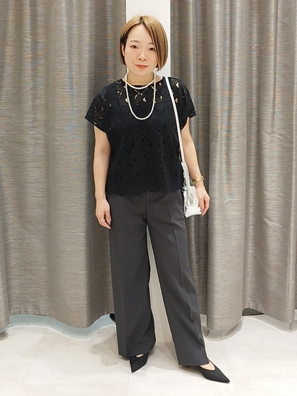 s u g iさんの「UNTITLED｜【セットアップ可/品のある透け感】リーフレースブラウス」を使ったコーディネート