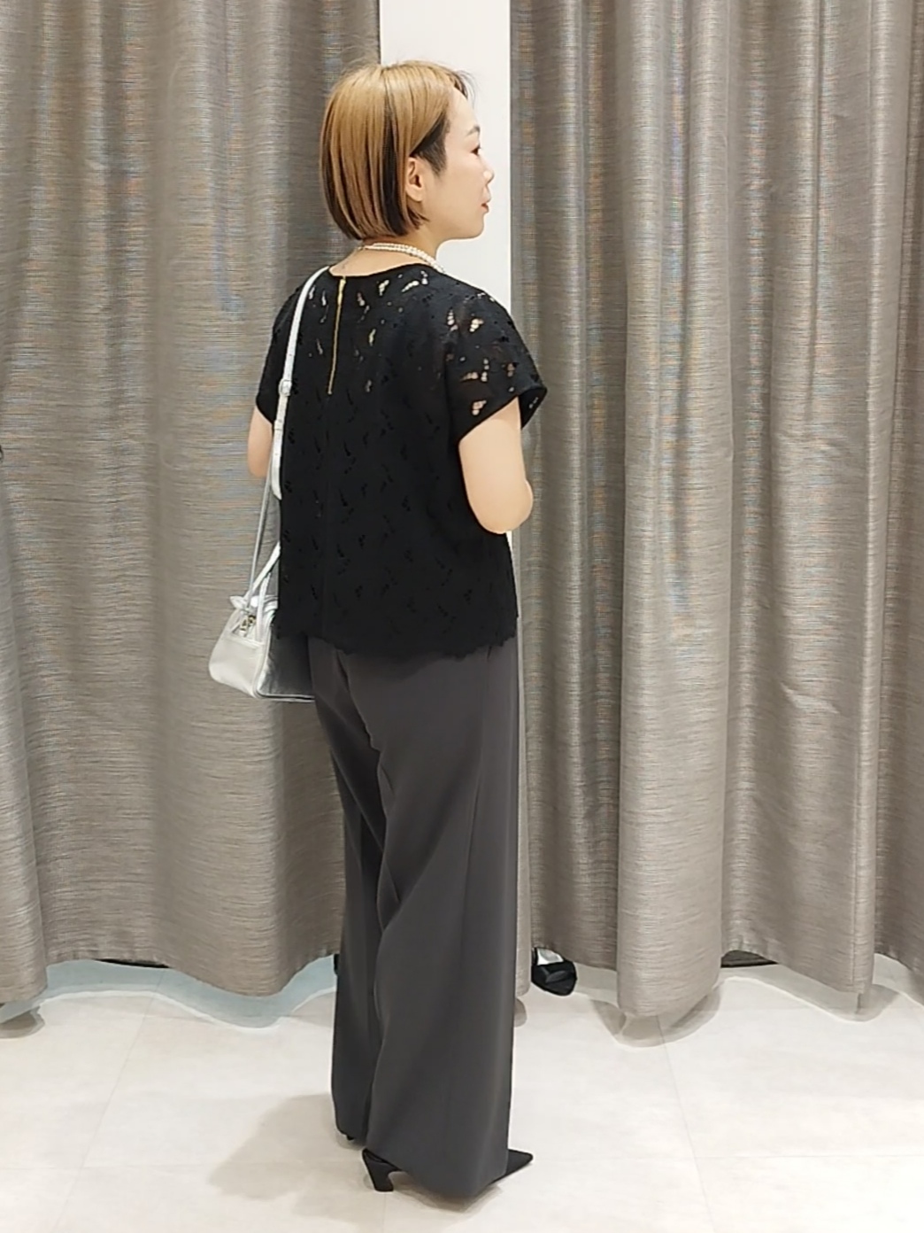 s u g iさんの「UNTITLED｜【セットアップ可/品のある透け感】リーフレースブラウス」を使ったコーディネート
