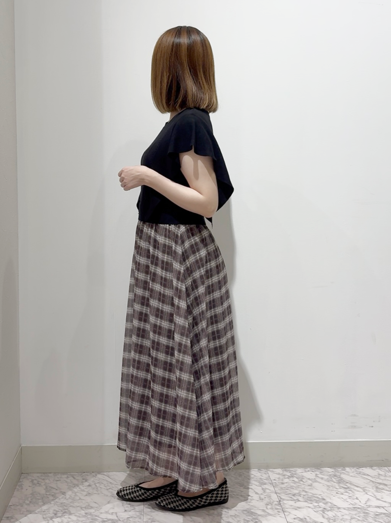しかっちさんの「grove｜【低身長さんも選べる着丈・洗濯機◎】1枚で華やか 肩フリルニットドッキングワンピース」を使ったコーディネート