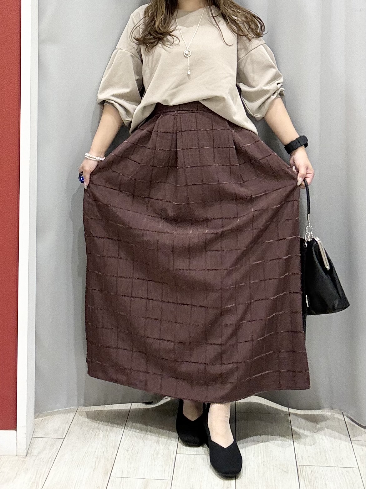 shioさんの「SHOO･LA･RUE｜【着丈選べる/2点セット】ネックレス付き やわらか8分袖ブラウス」を使ったコーディネート