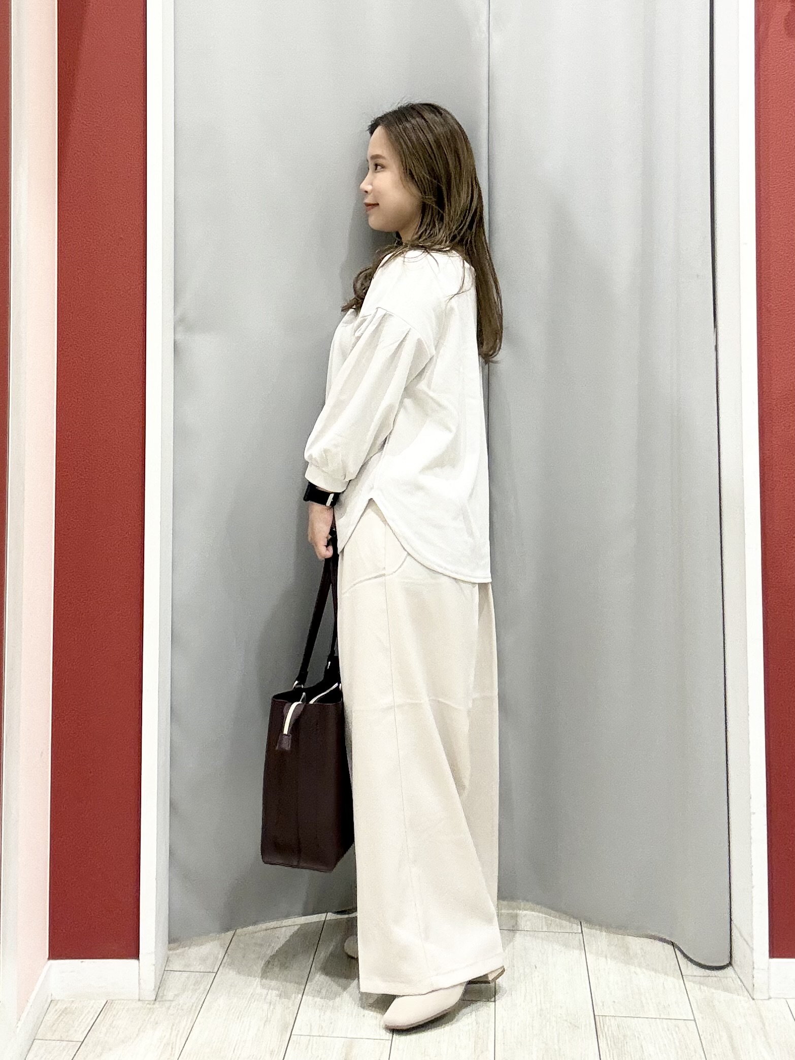 shioさんの「SHOO･LA･RUE｜【着丈選べる/2点セット】ネックレス付き やわらか8分袖ブラウス」を使ったコーディネート