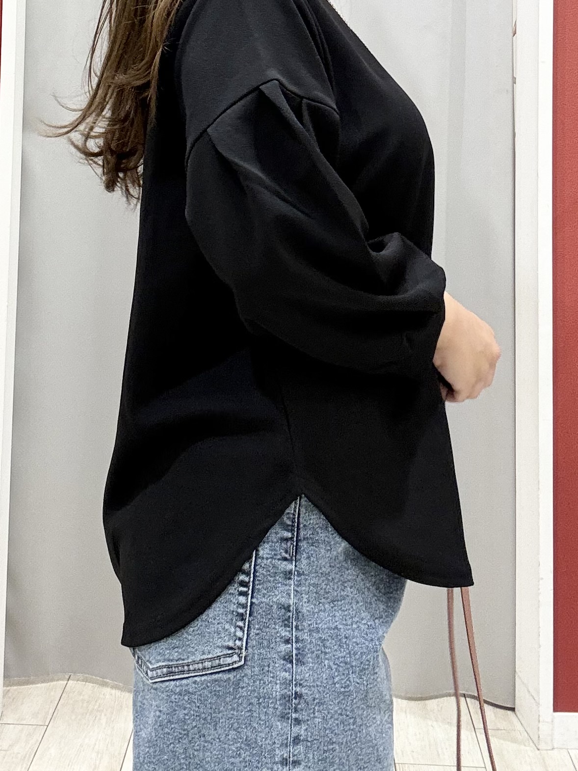 shioさんの「SHOO･LA･RUE｜【着丈選べる/2点セット】ネックレス付き やわらか8分袖ブラウス」を使ったコーディネート