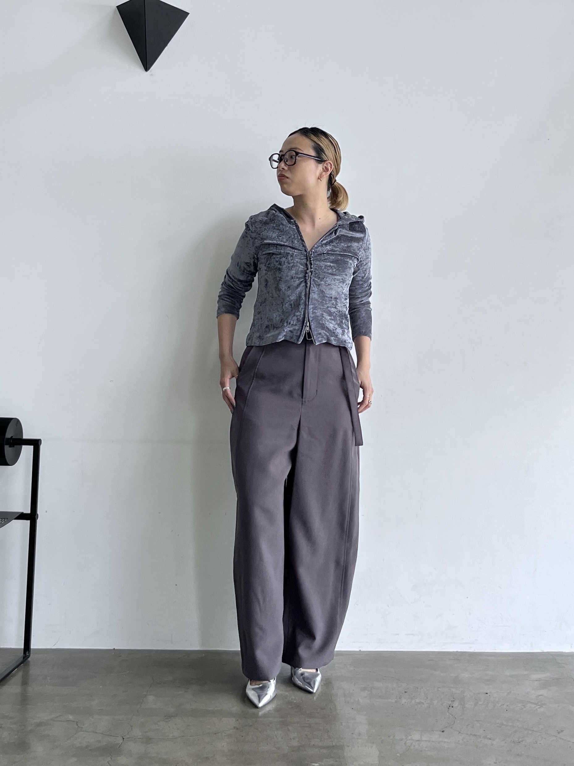 Harukaさんの「INDIVI｜ベロアライクジップフーディ」を使ったコーディネート