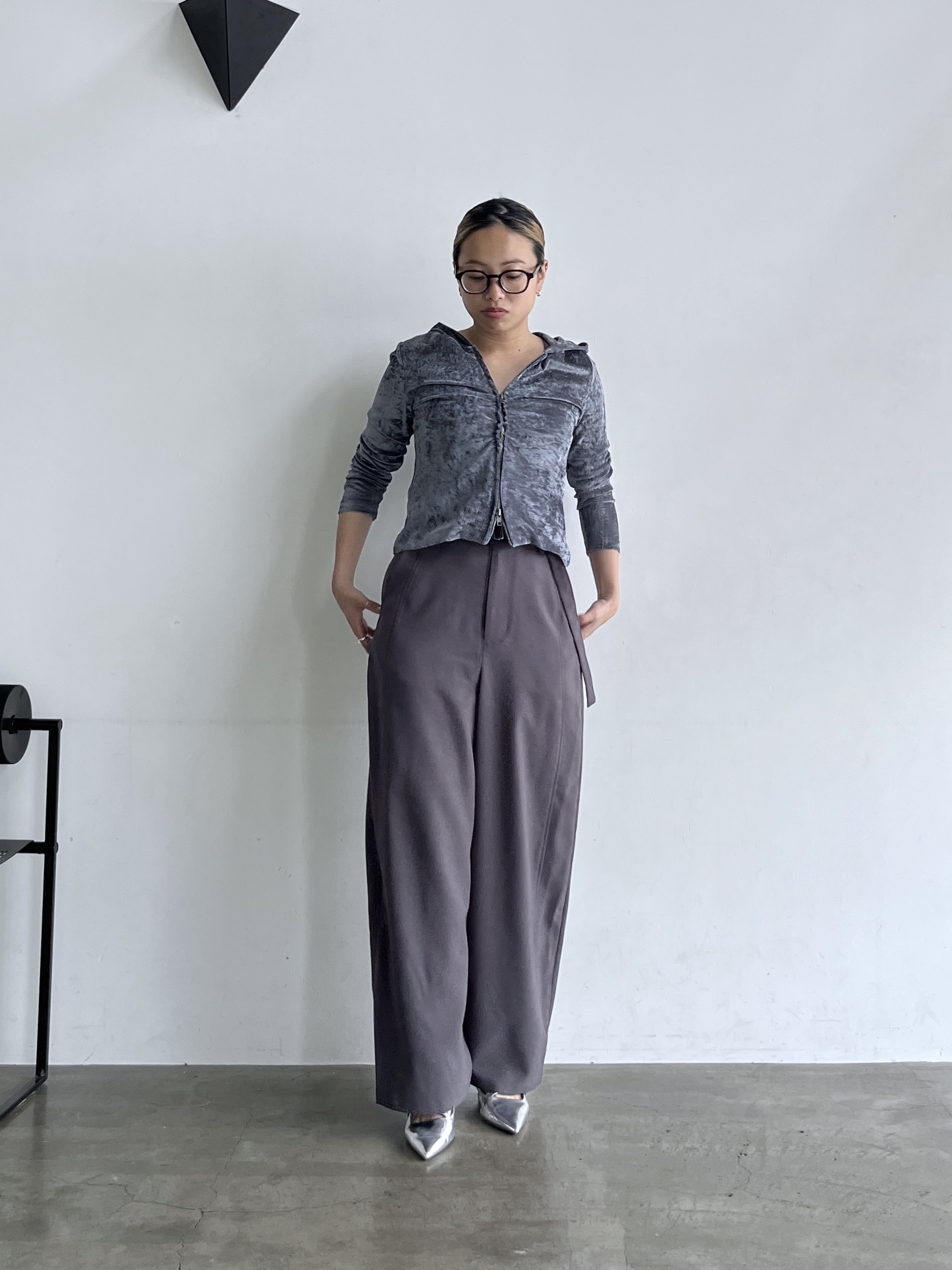 Harukaさんの「INDIVI｜ベロアライクジップフーディ」を使ったコーディネート