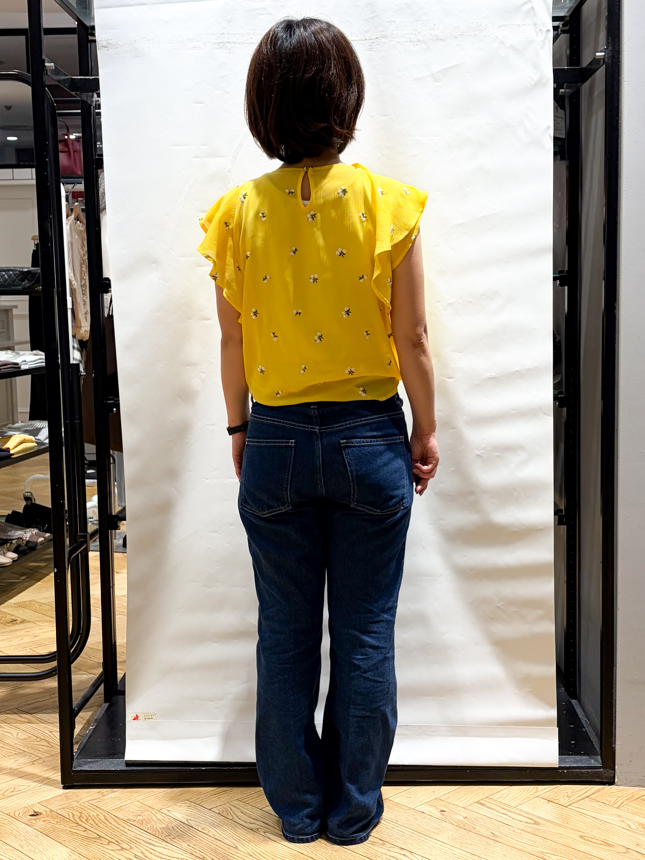 グッチさんの「index｜2wayフリルリボン刺繍ブラウス【洗濯機OK／イージーアイロン】」を使ったコーディネート