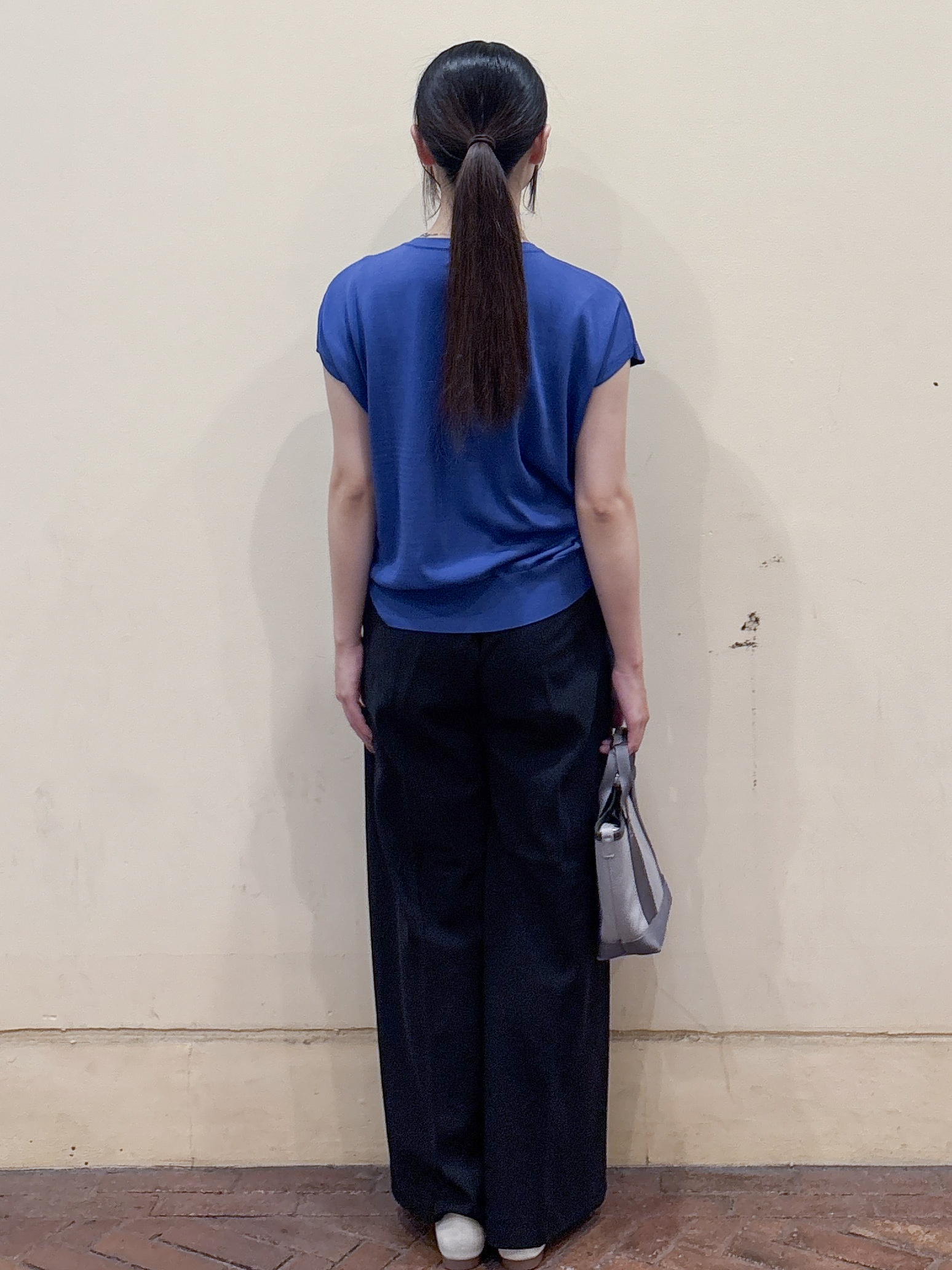 shiuさんの「OPAQUE.CLIP｜【接触冷感／UV】フリルフレンチスリーブニット《洗濯機OK》」を使ったコーディネート