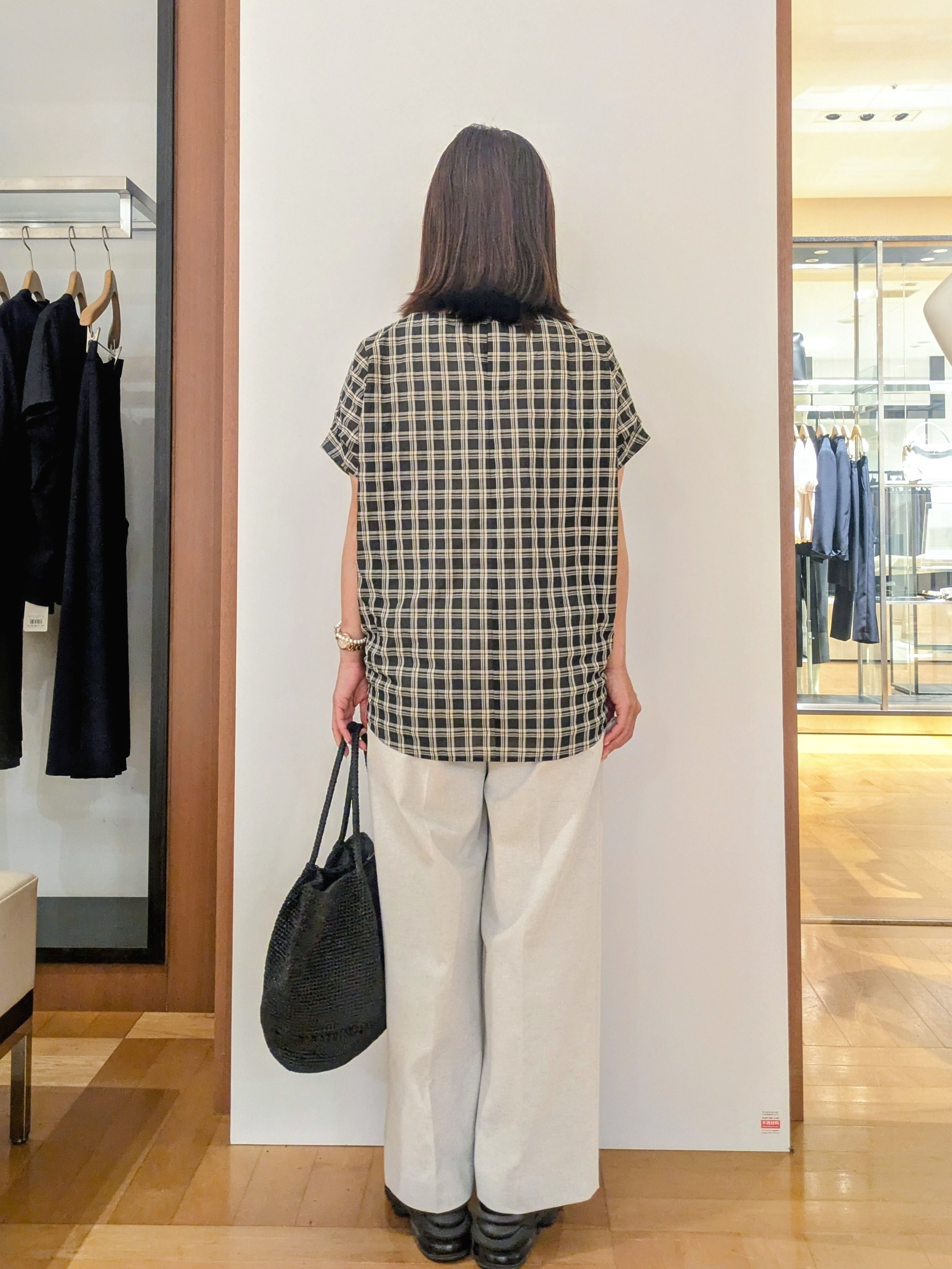 laverさんの「UNTITLED｜シアーチェックブラウス」を使ったコーディネート