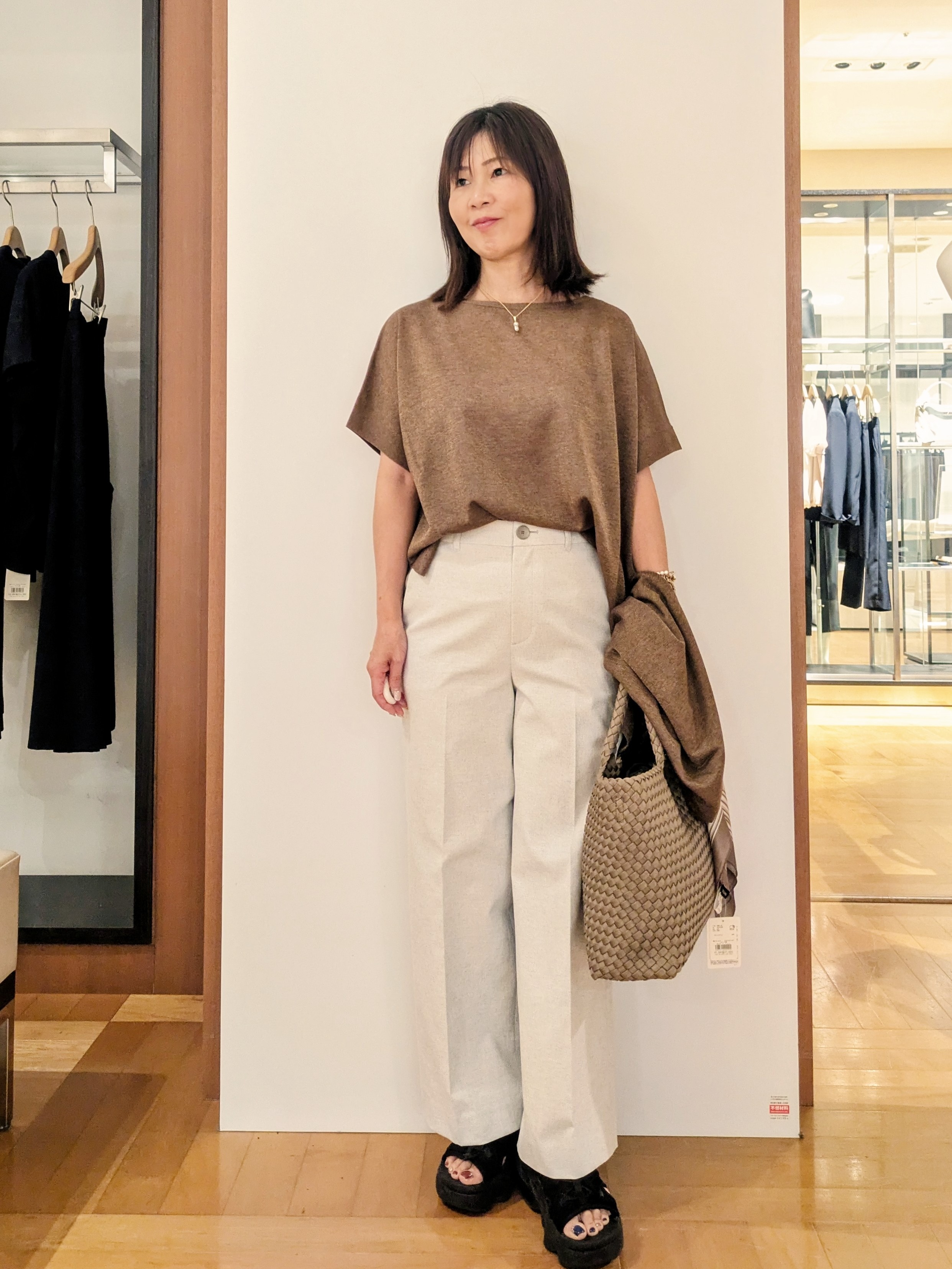 laverさんの「UNTITLED｜【アンサンブル可/品のある透け感】Tシャツ風ニットトップス」を使ったコーディネート