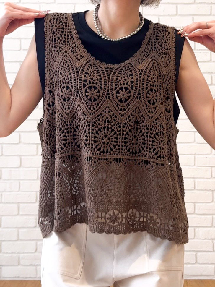 𝐜𝐡𝐢𝐤𝐚さんの「SHOO･LA･RUE｜【UVカット/接触冷感】上品に涼し気 とろみタックノースリーブトップス」を使ったコーディネート