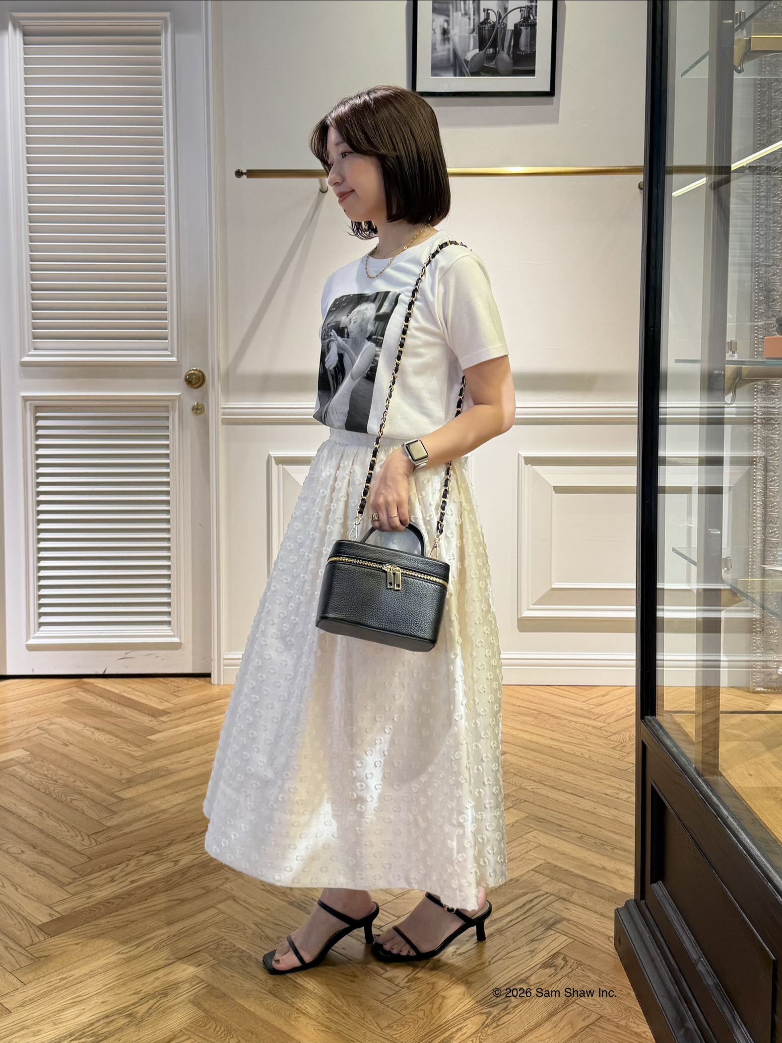 つじ まこさんの「DRESSTERIOR｜【別注】マリリンモンロー/モノトーンプリントTシャツ」を使ったコーディネート