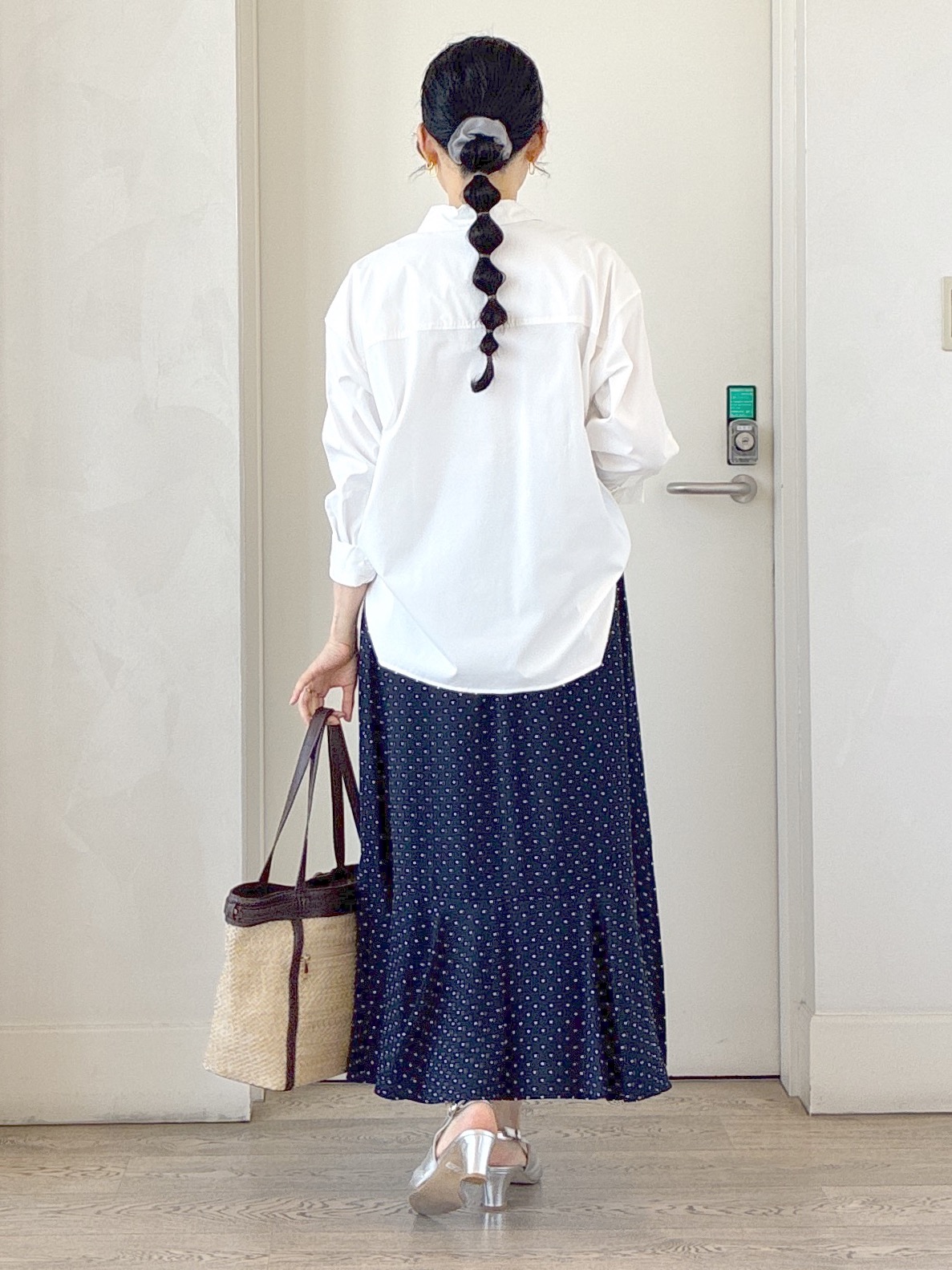  beni_gingerさんの「Reflect｜【羽織りにも◎】タイプライタービッグシャツ」を使ったコーディネート