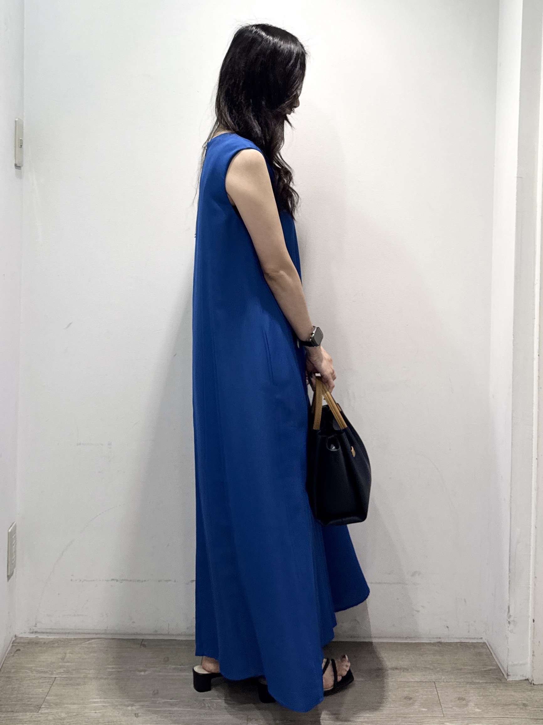 yuicciさんの「OPAQUE.CLIP｜【接触冷感】麻混シアーVネックフレアワンピース《洗濯機OK》」を使ったコーディネート