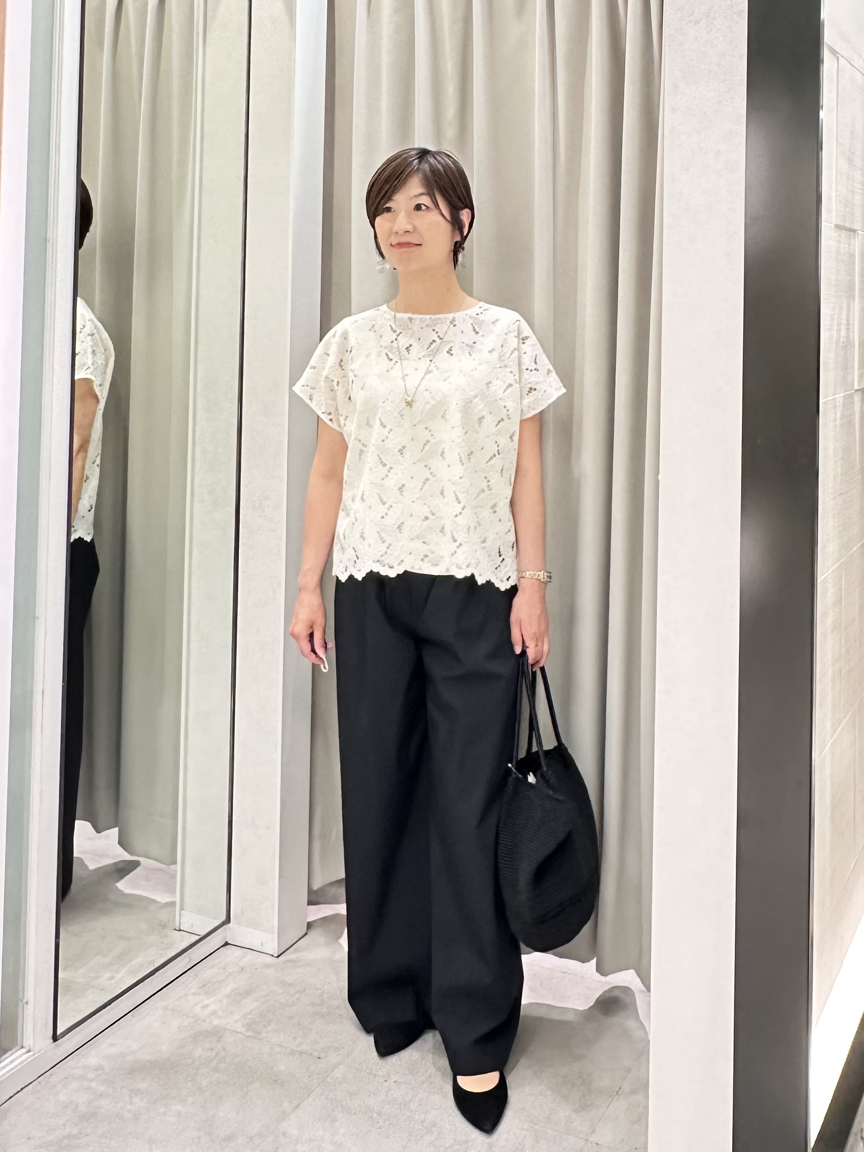 みなこさんの「UNTITLED｜【セットアップ可/品のある透け感】リーフレースブラウス」を使ったコーディネート