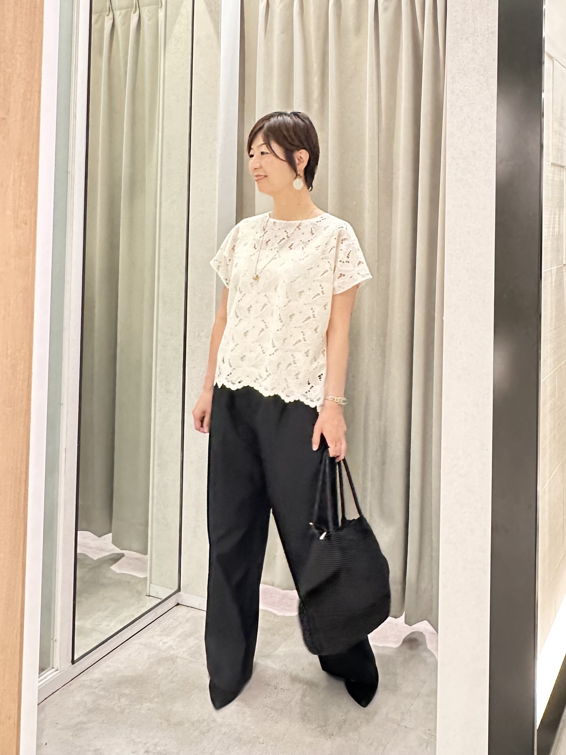 みなこさんの「UNTITLED｜【セットアップ可/品のある透け感】リーフレースブラウス」を使ったコーディネート